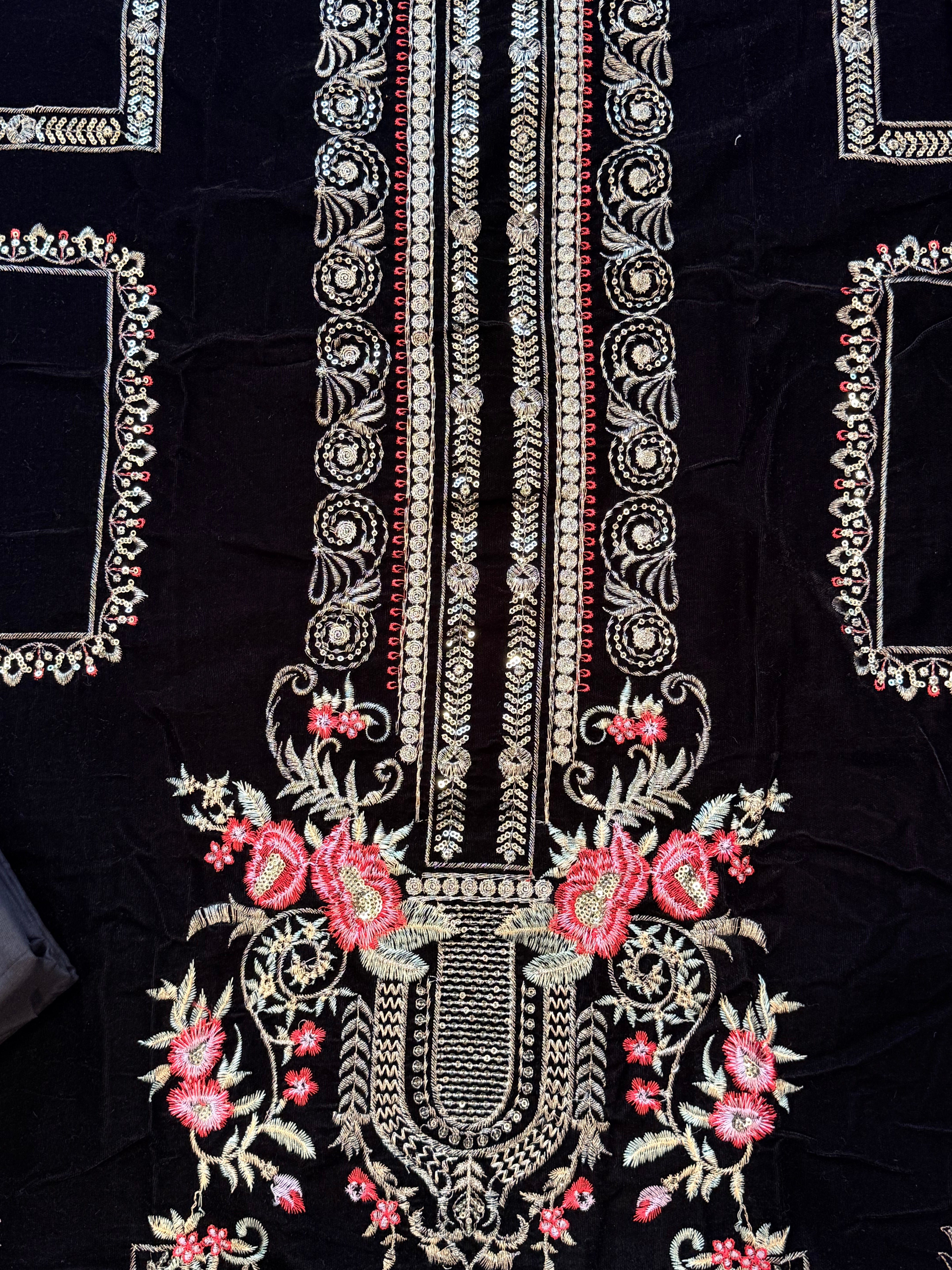 BLACK VELVET EMBROIDERY SUIT Q