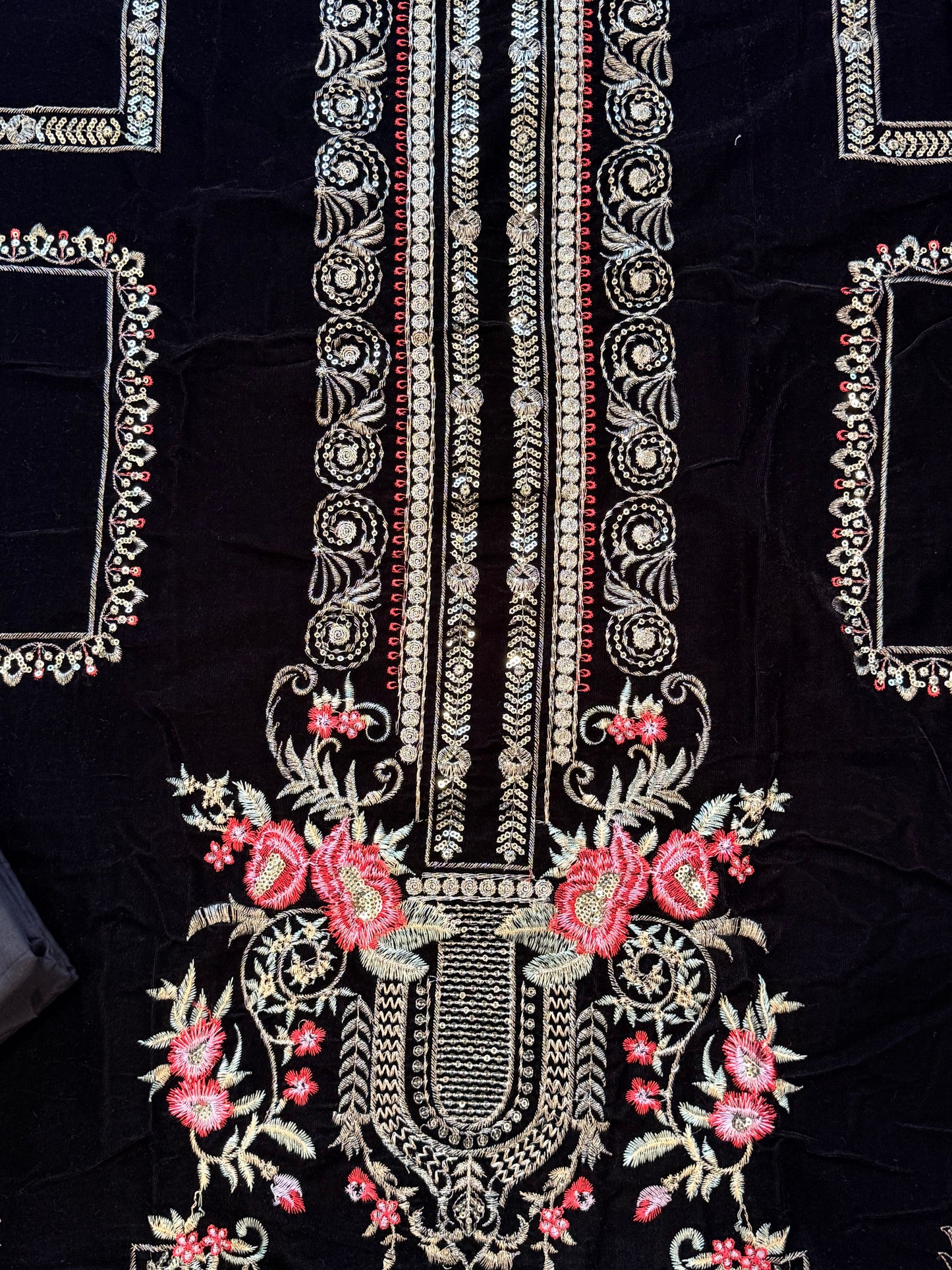 BLACK VELVET EMBROIDERY SUIT Q