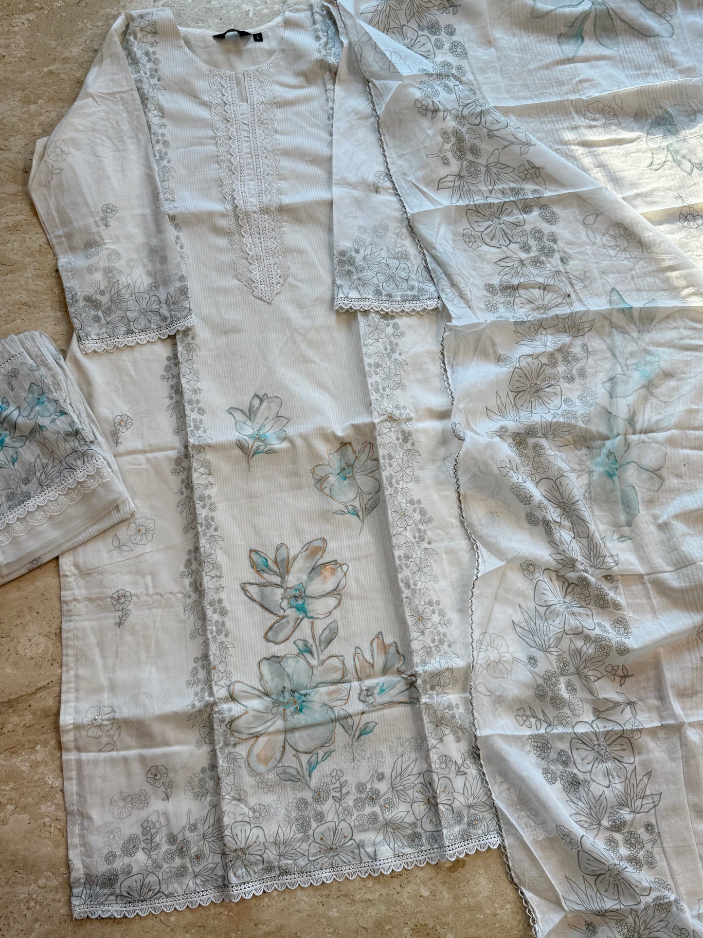 SAFIRAN LAWN READYMADE SUIT 5 Q