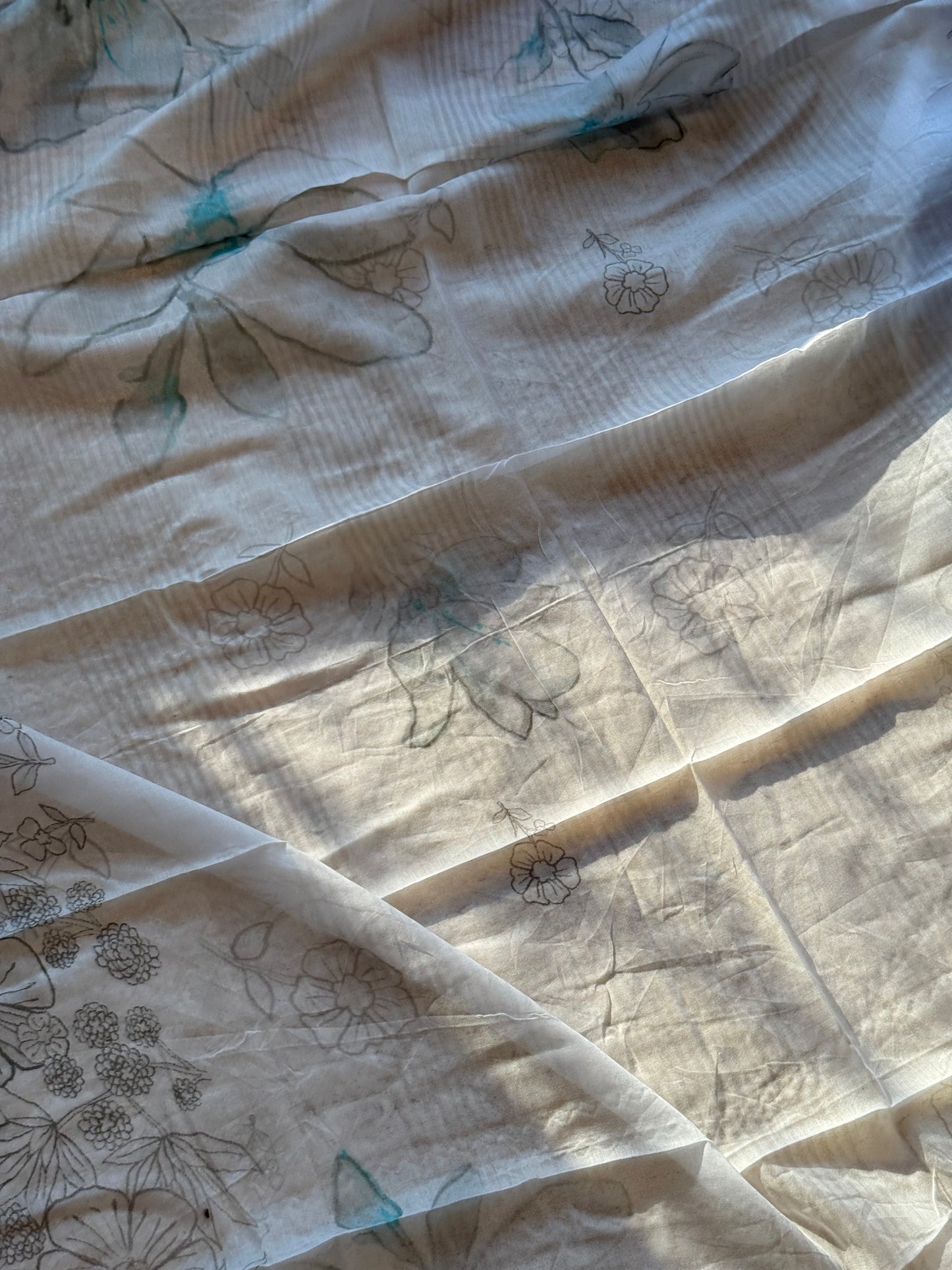 SAFIRAN LAWN READYMADE SUIT 5 Q