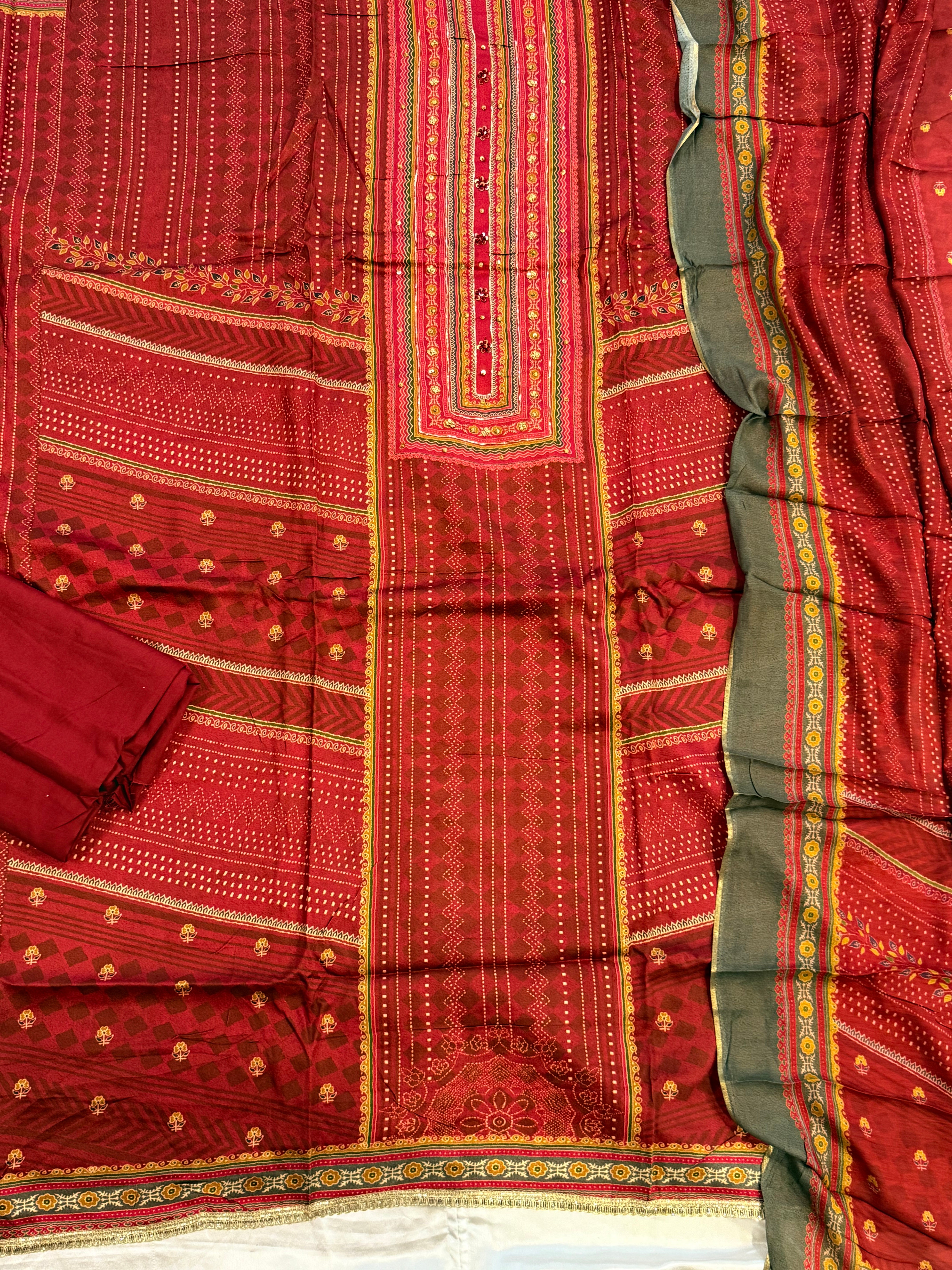 MAAYA LAWN EMBROIDERY SUIT 4 Q