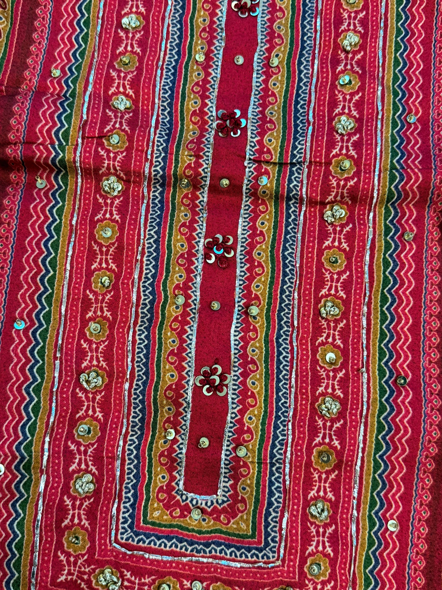 MAAYA LAWN EMBROIDERY SUIT 4 Q