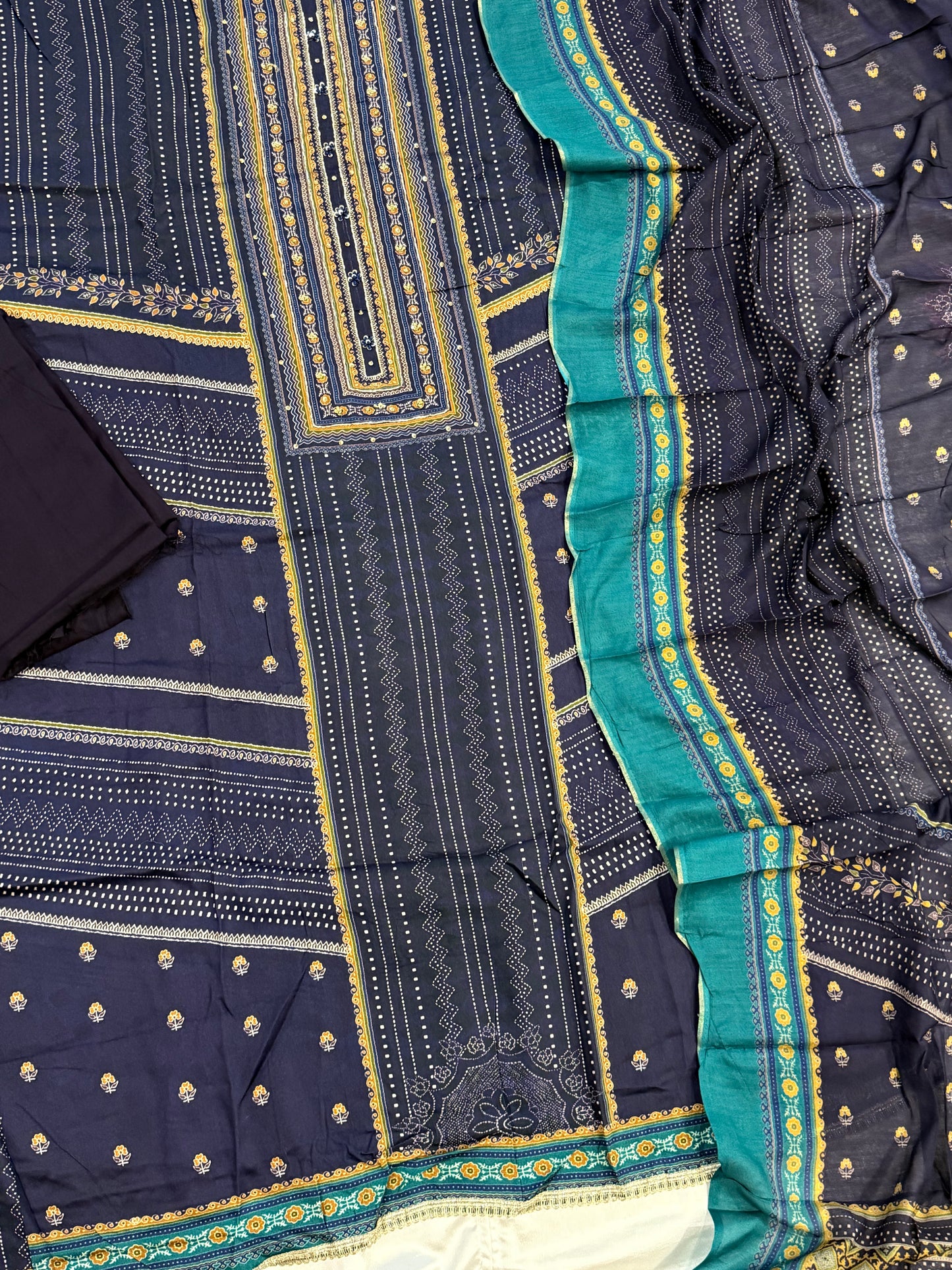 MAAYA LAWN EMBROIDERY SUIT 1 Q