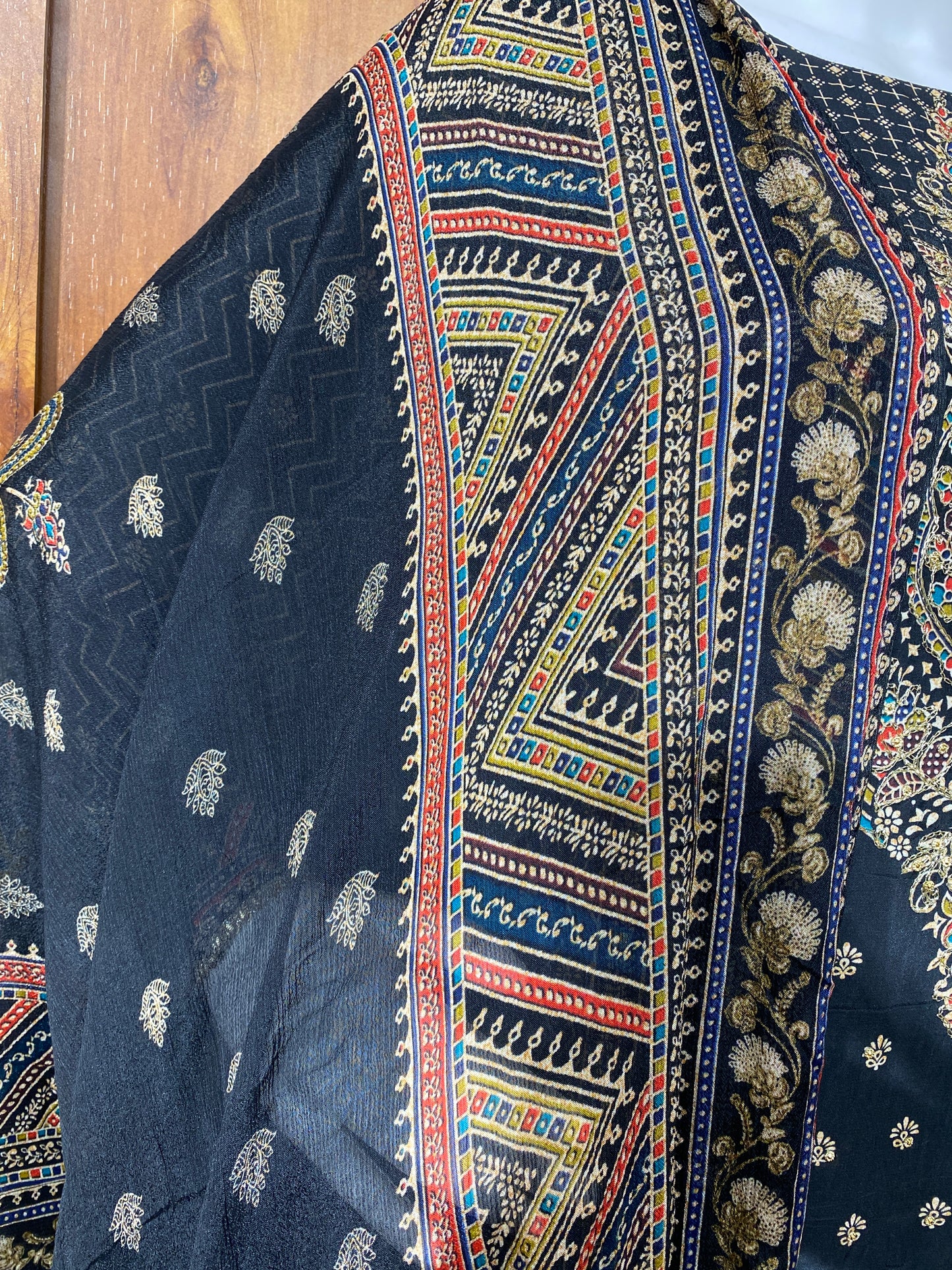 RAHI MUSLIN READYMADE SUIT Q