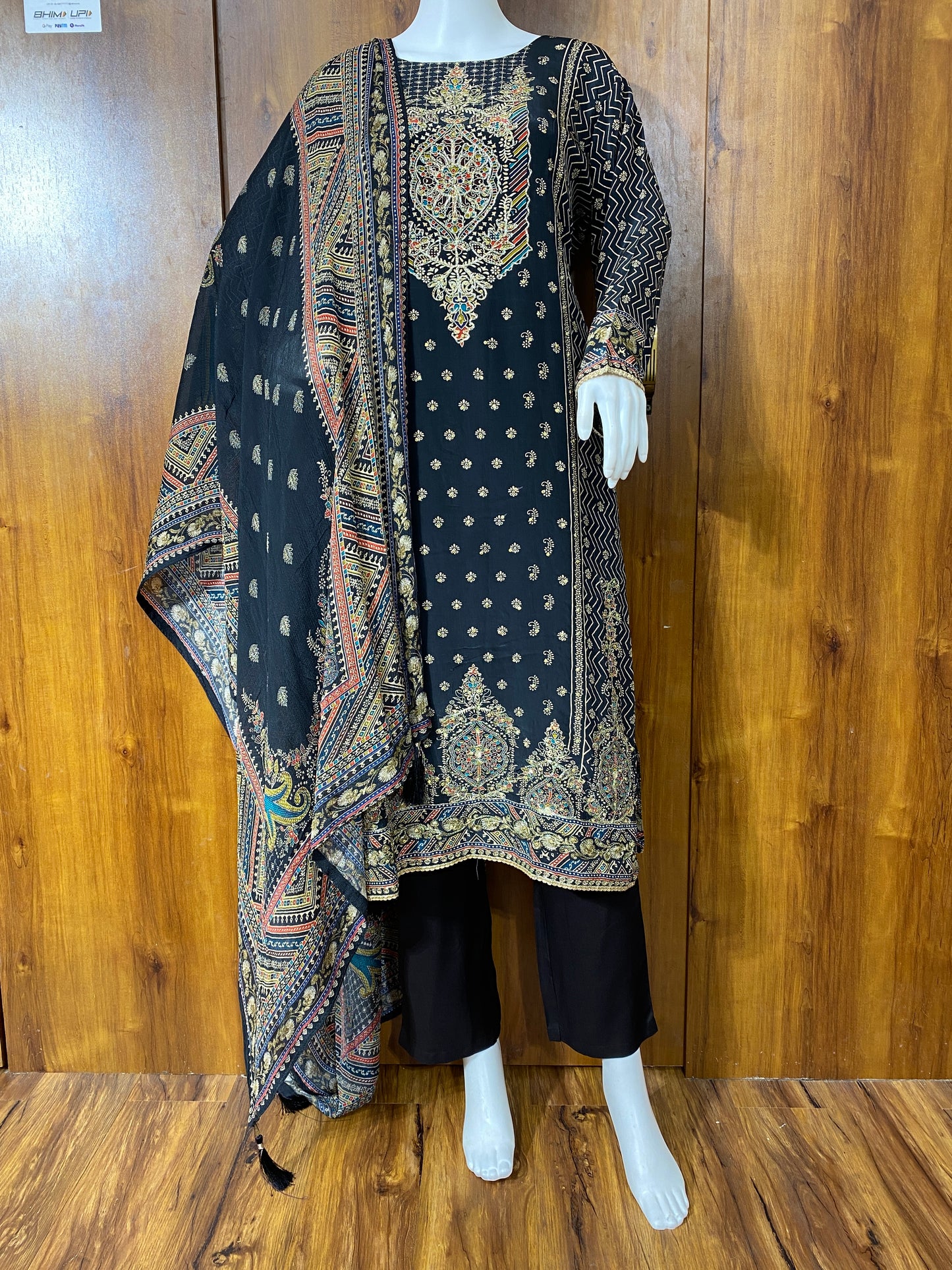 RAHI MUSLIN READYMADE SUIT Q