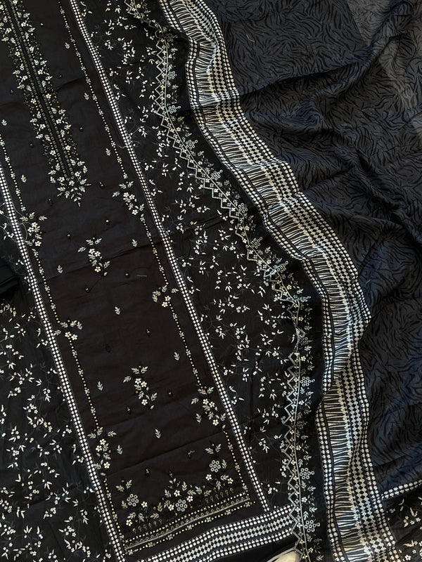 BLACK BINSAEED EMBROIDERY SUIT 1500 Q