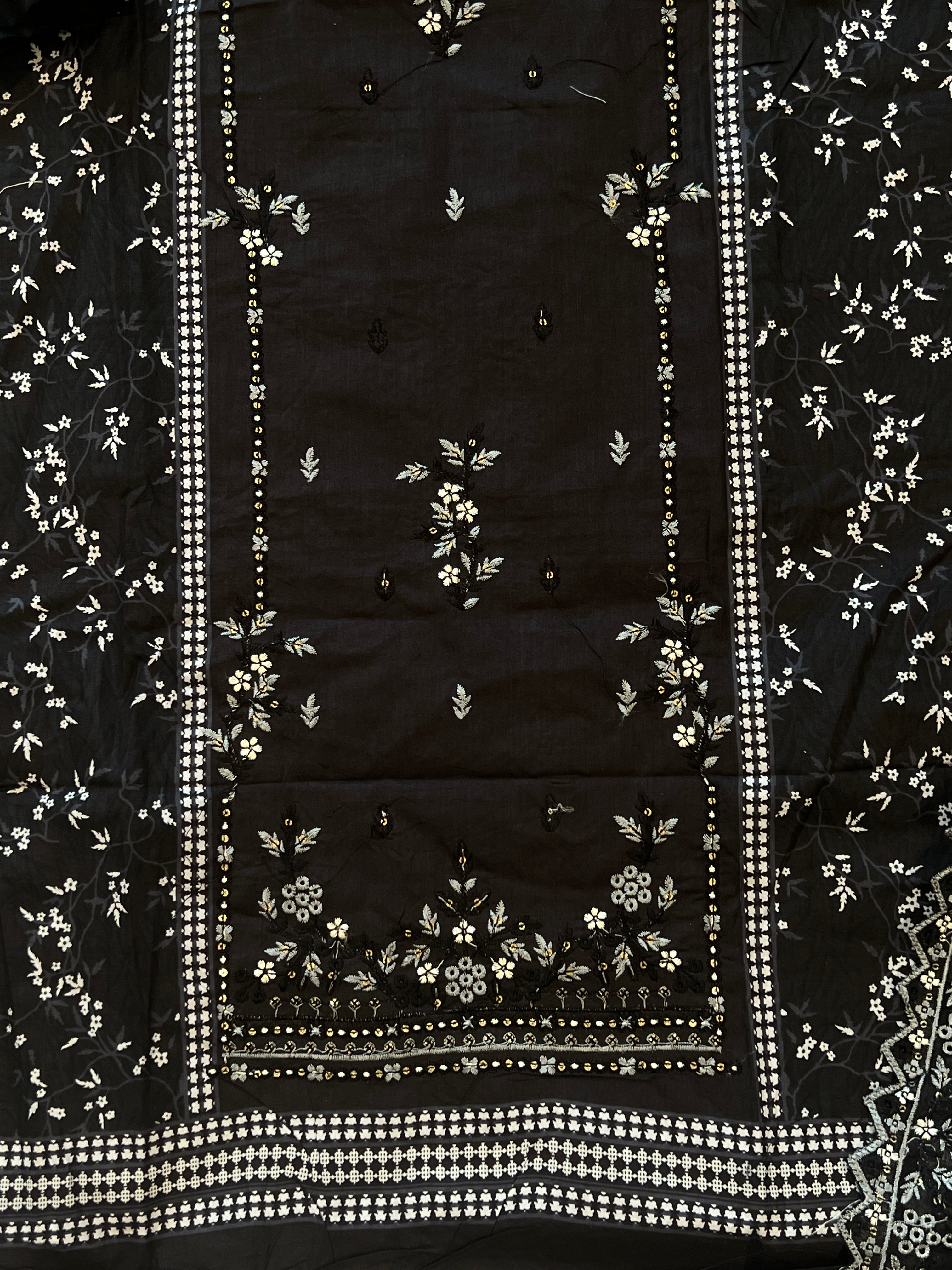 BLACK BINSAEED EMBROIDERY SUIT 1500 Q