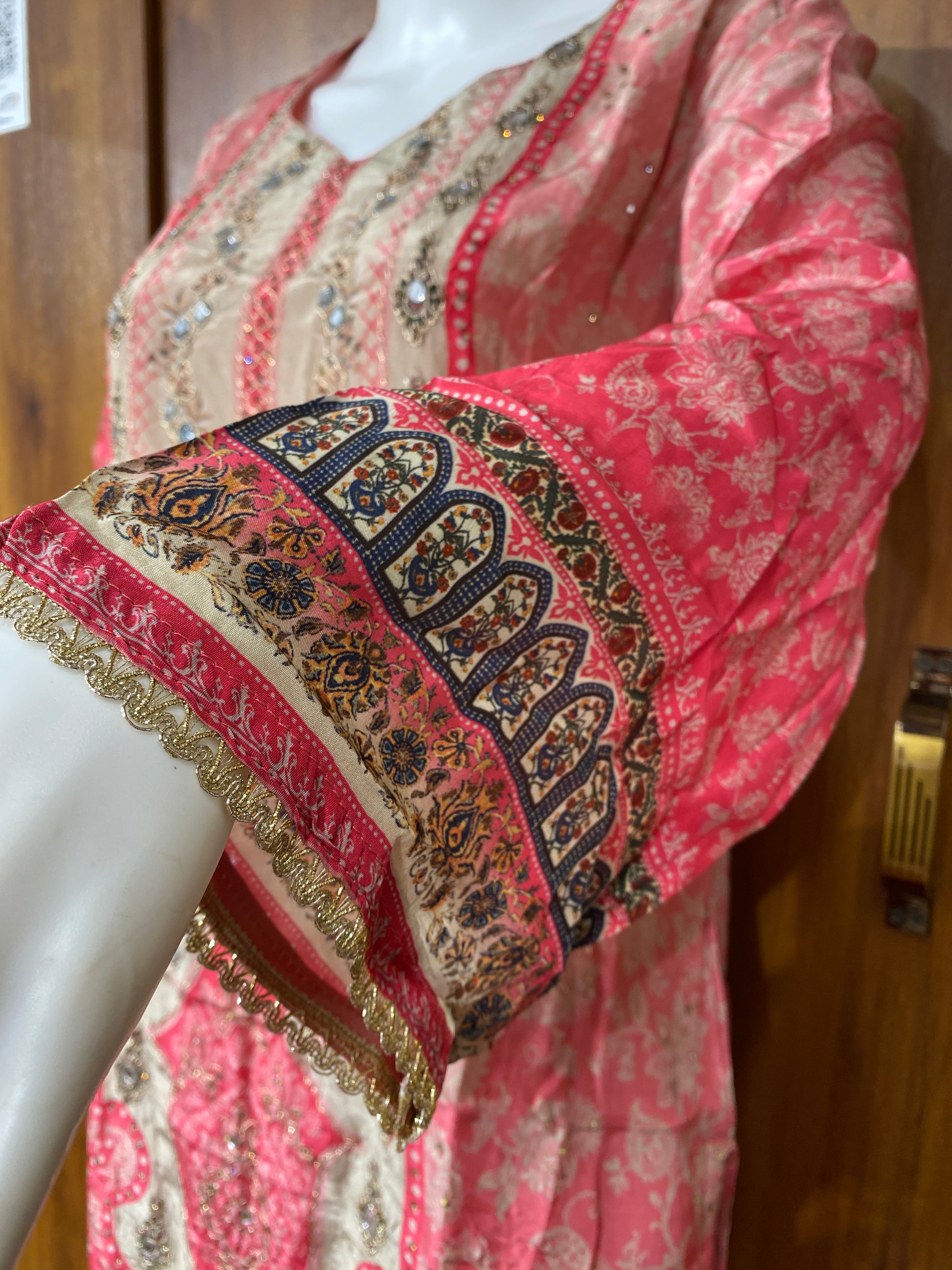 RAHI MUSLIN READYMADE SUIT Q