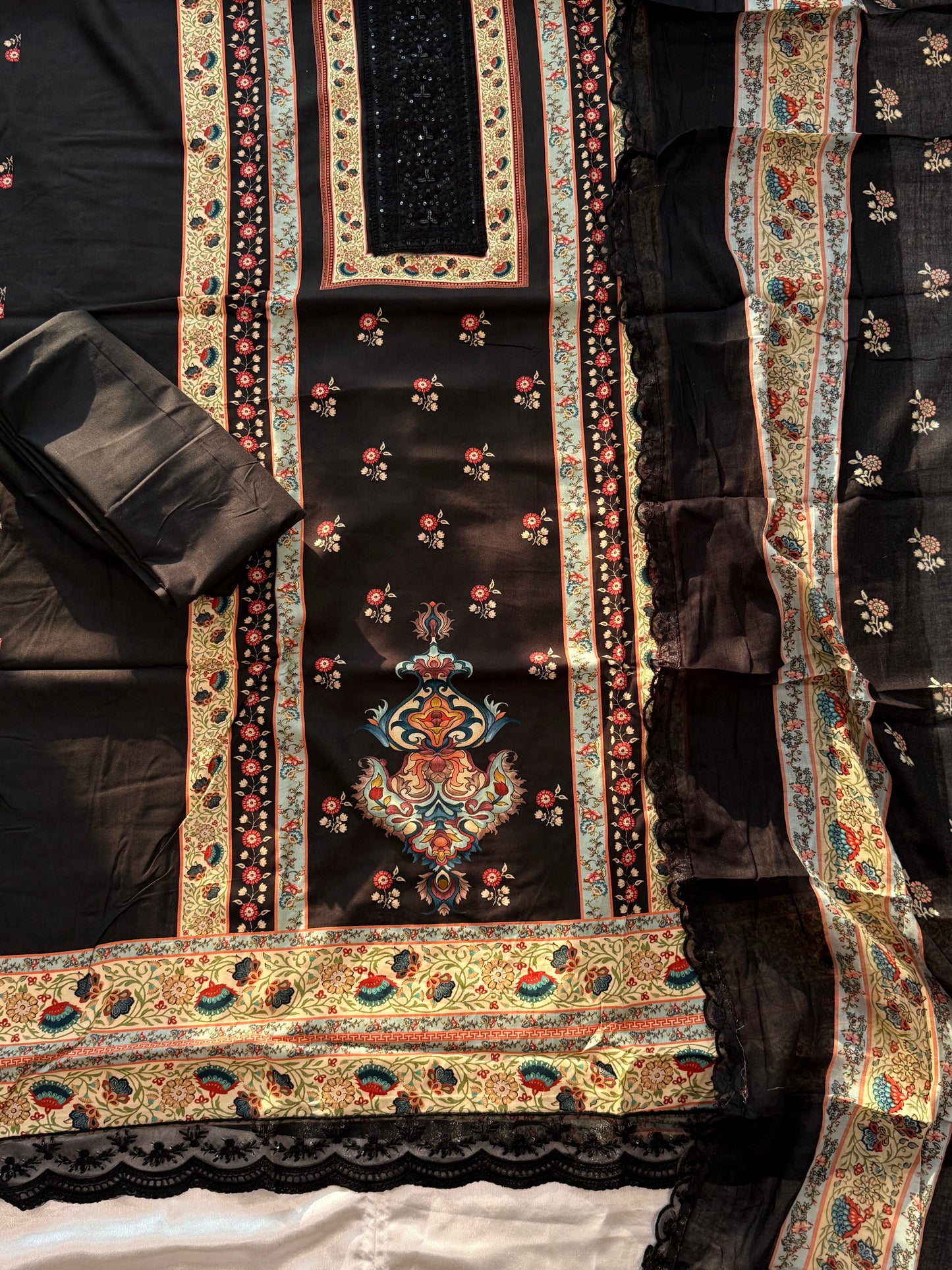 BAGH COTTON EMBROIDERY SUIT 2