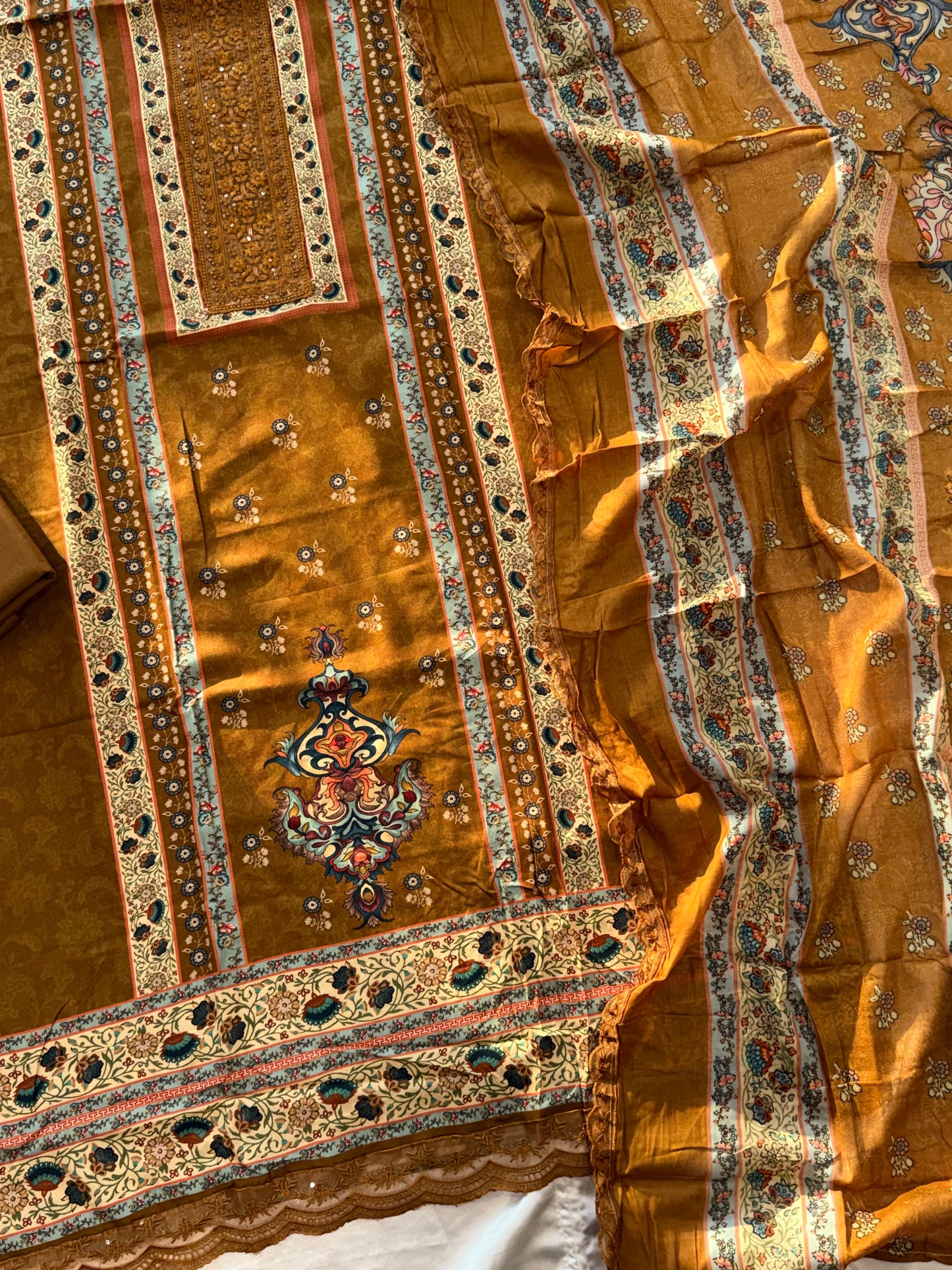 BAGH COTTON EMBROIDERY SUIT 3