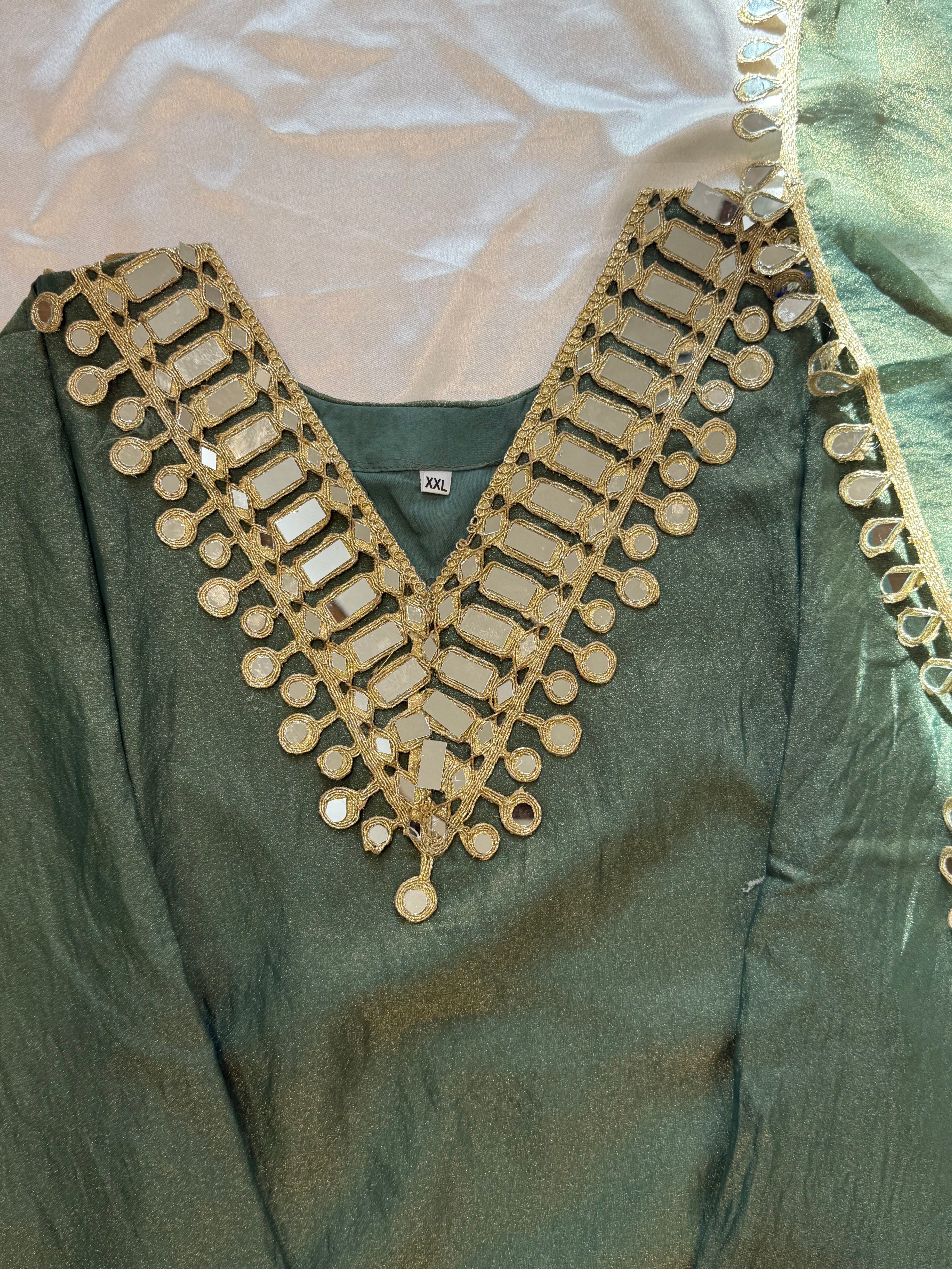 PARO SHIMMER LACE SUIT 4