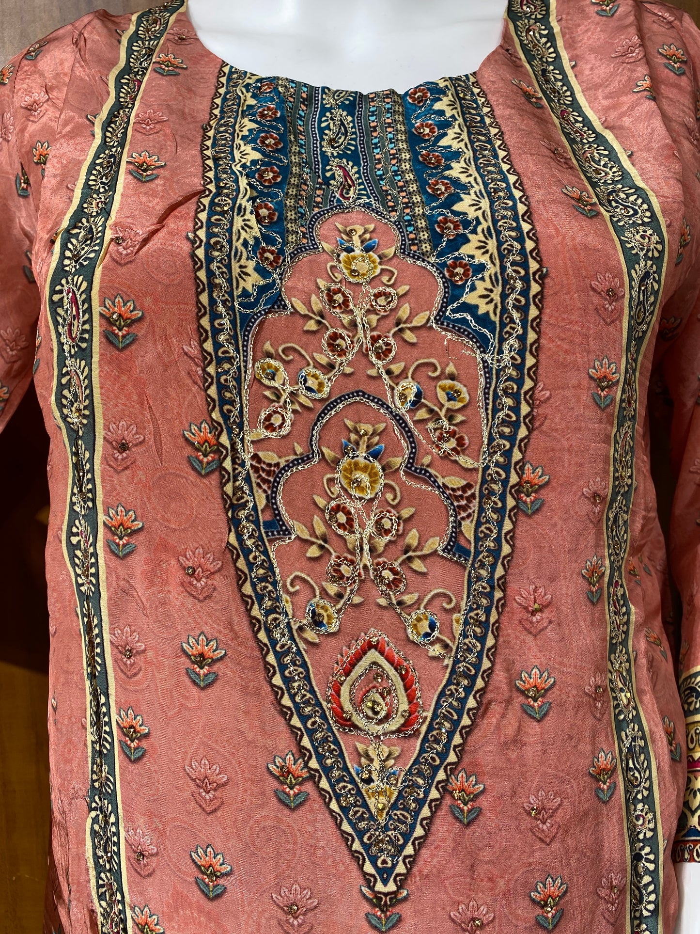 RAHI CREPE READYMADE SUIT Q