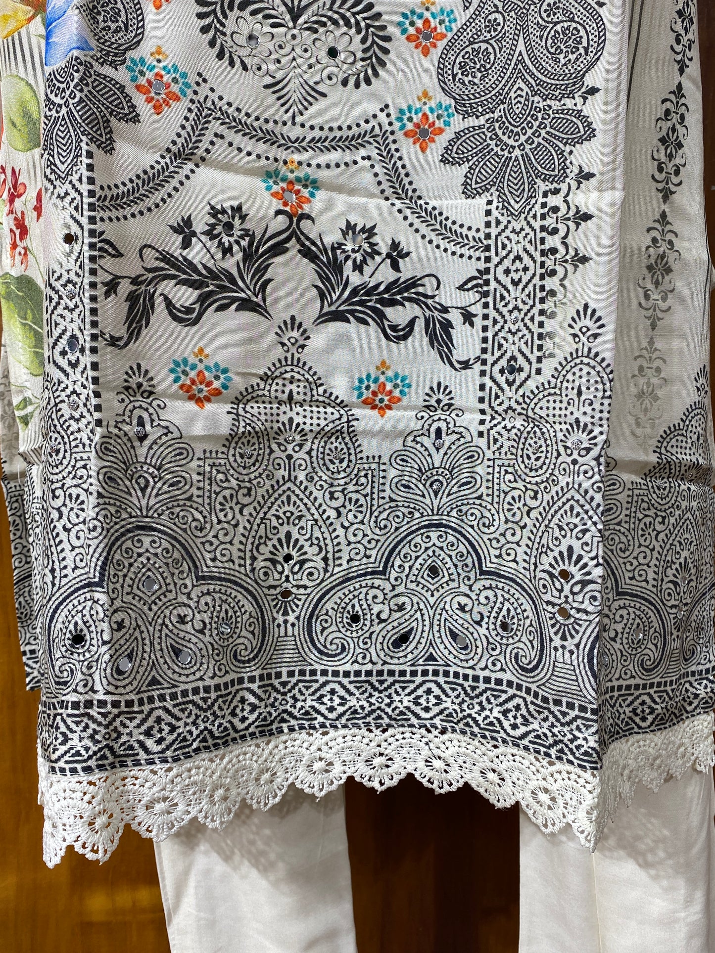SF MUSLIN READYMADE SUIT 102