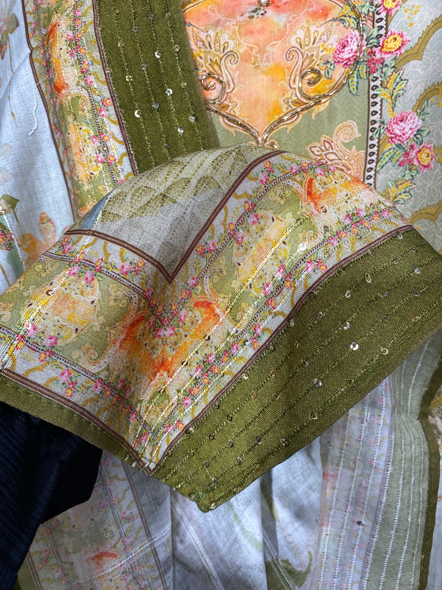 RAHI MUSLIN READYMADE SUIT Q