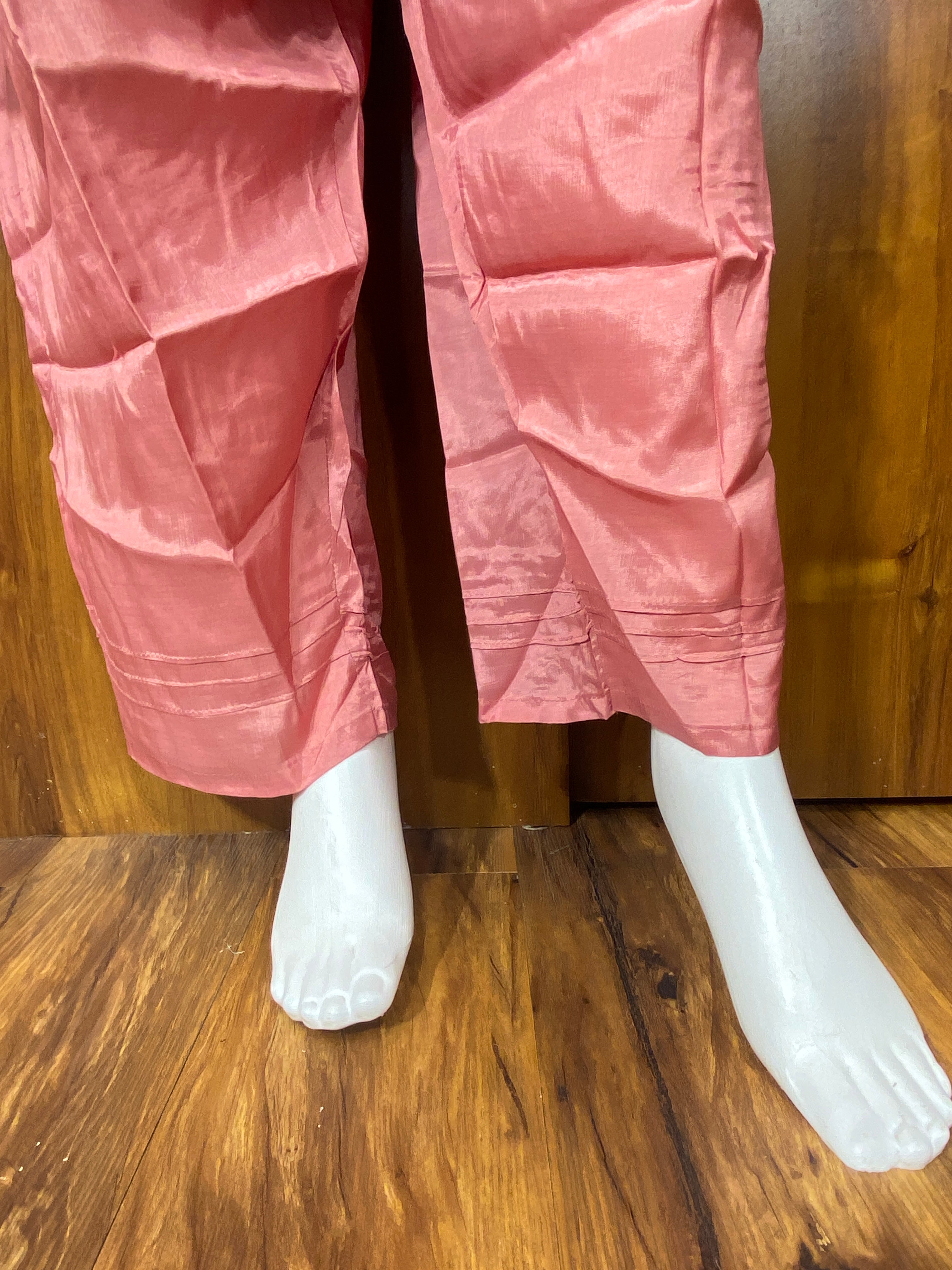 RAHI MUSLIN READYMADE SUIT Q