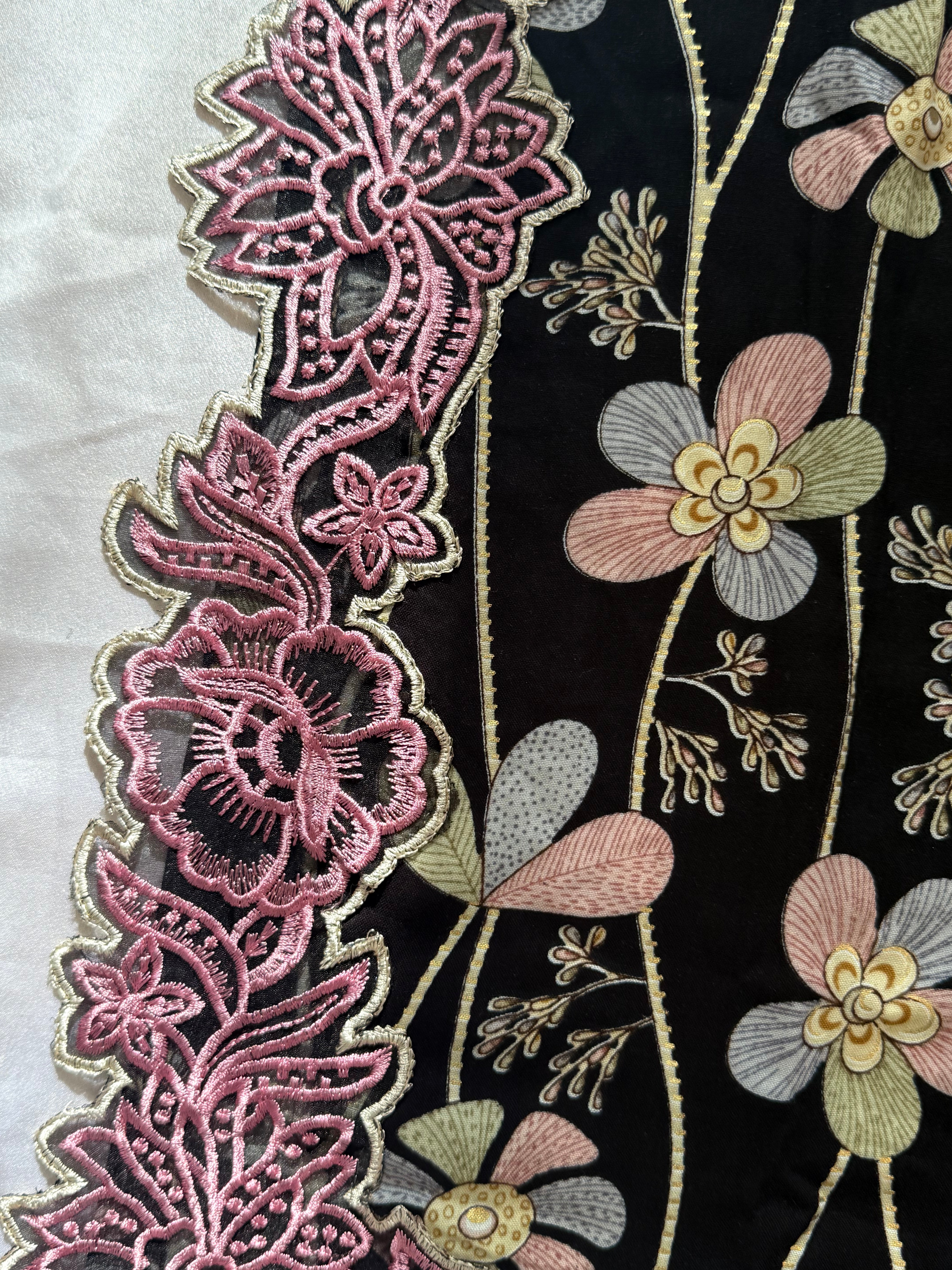 PURE LAWN CUTWORK READYMADE SUIT 5001 Q