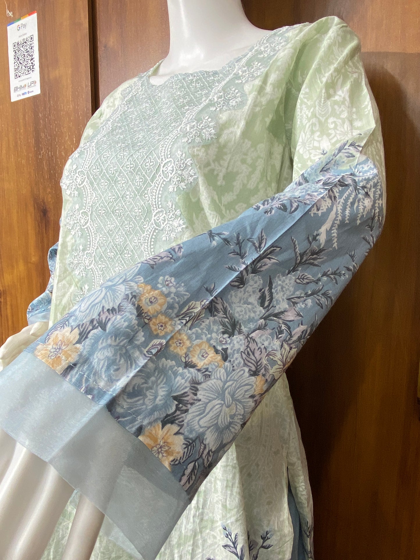 NEEDLE LAWN EMBROIDERY SUIT 6