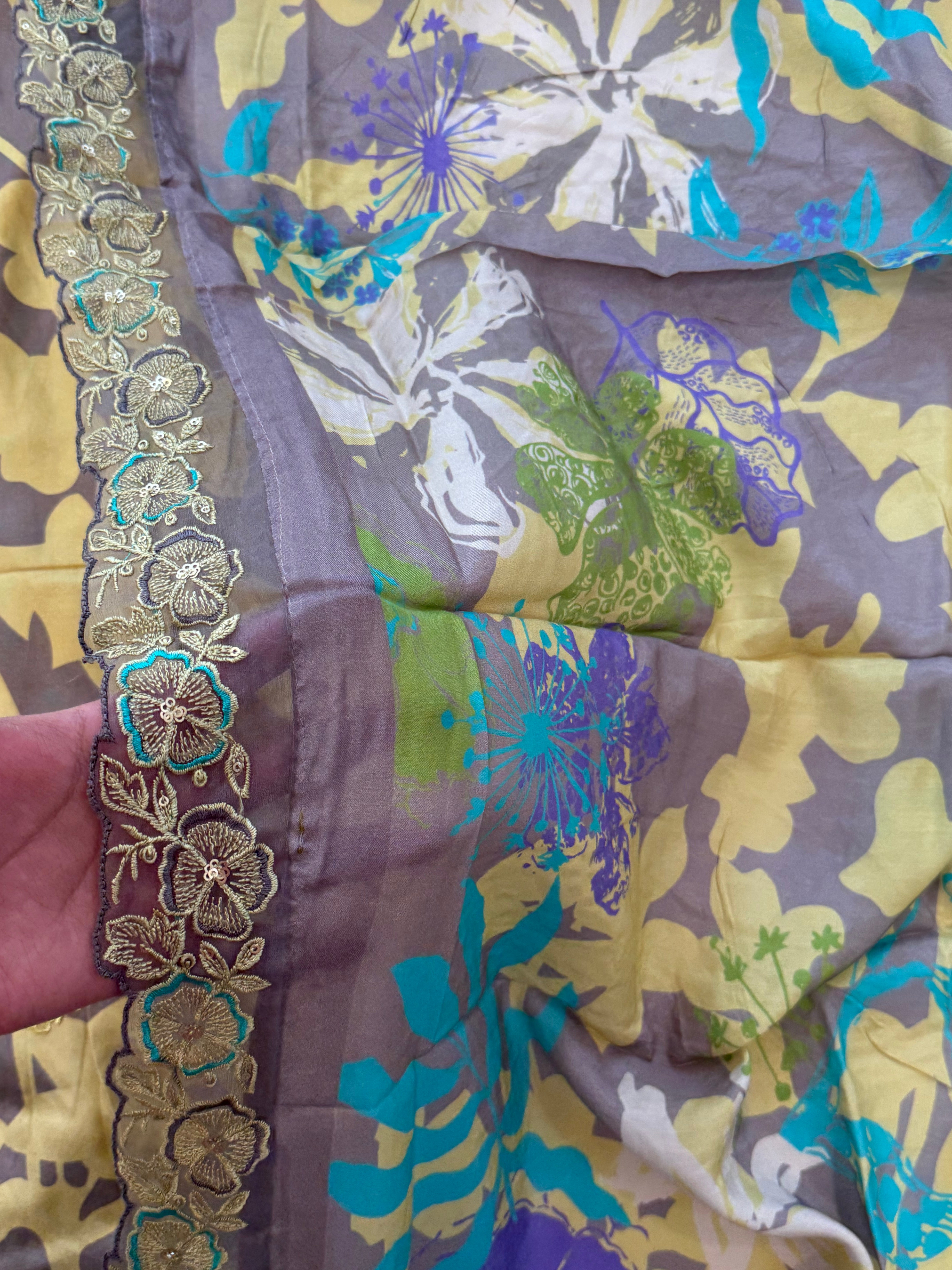 GAZAB 2 LAWN EMBROIDERY SUIT 4 Q