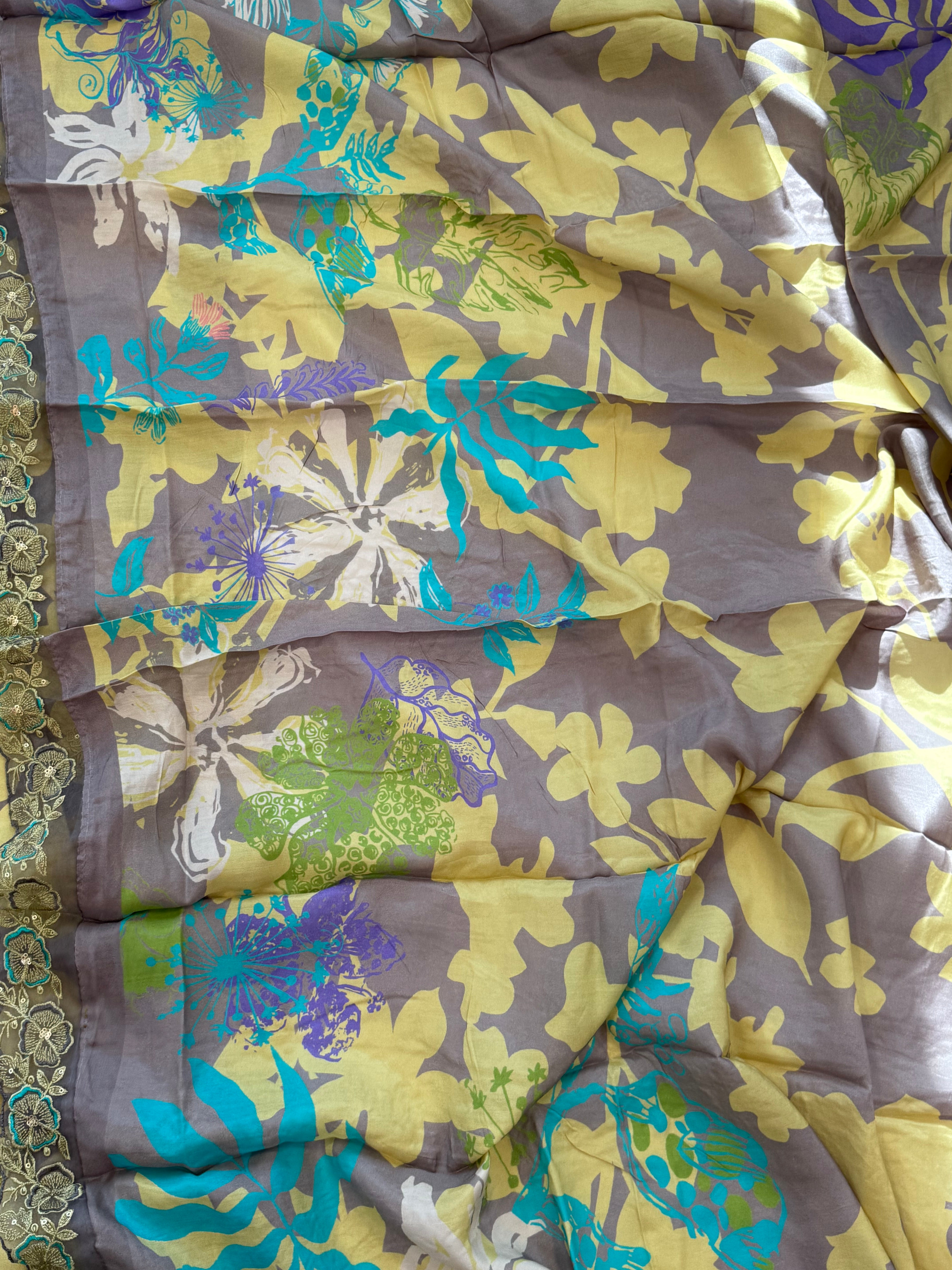 GAZAB 2 LAWN EMBROIDERY SUIT 4 Q