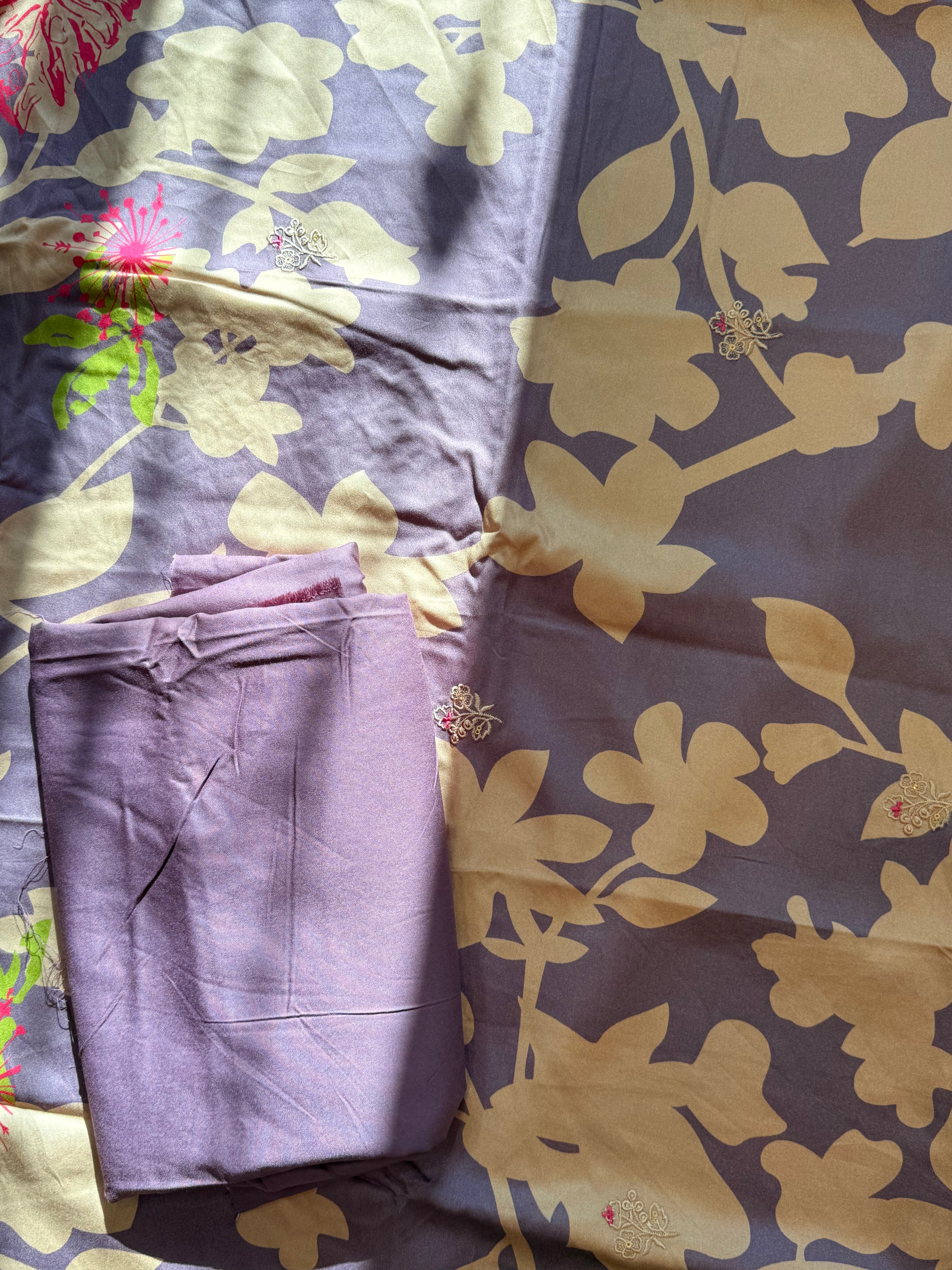 GAZAB 2 LAWN EMBROIDERY SUIT 3 Q