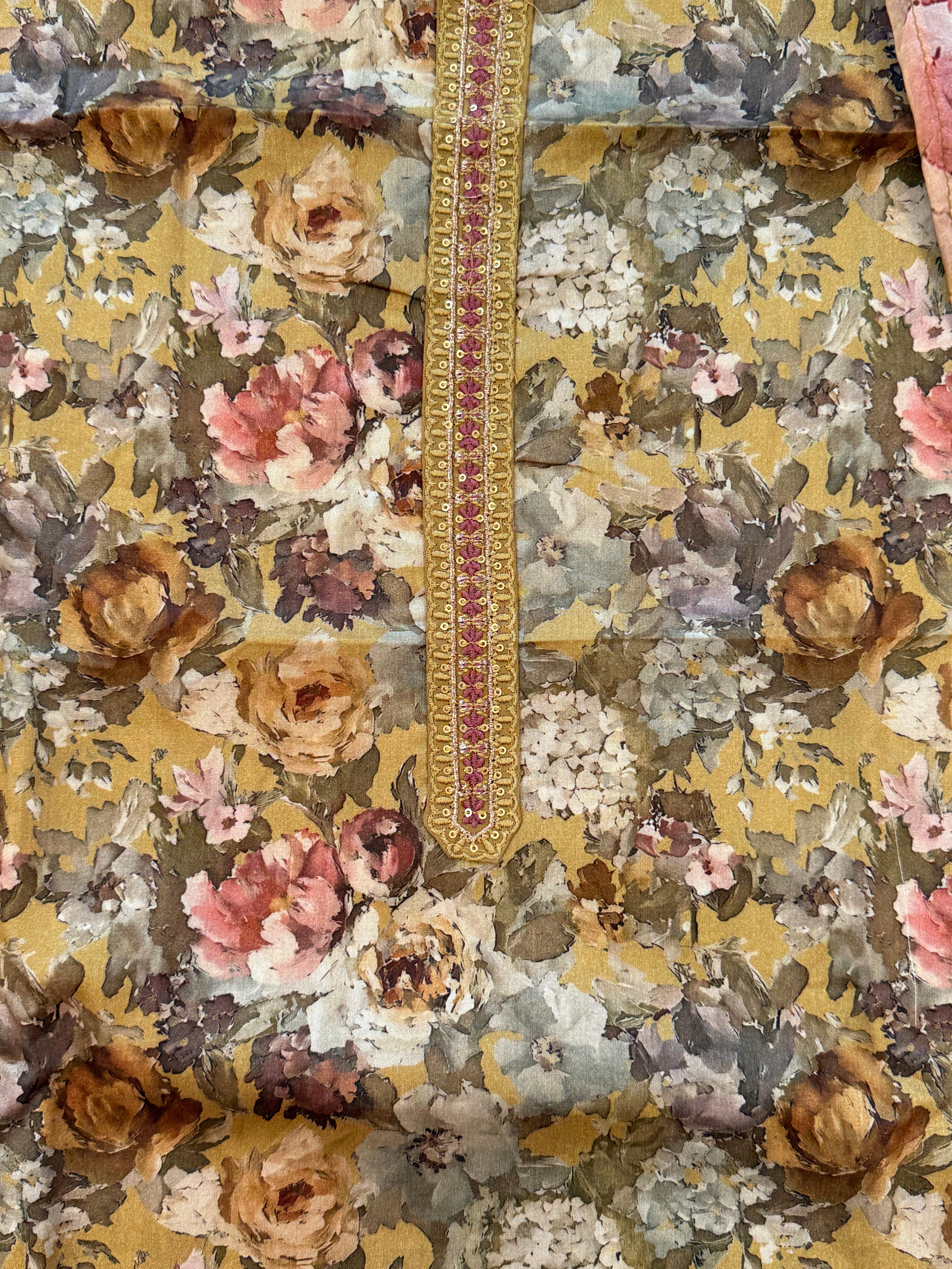 PASHA LAWN EMBROIDERY SUIT 3 Q