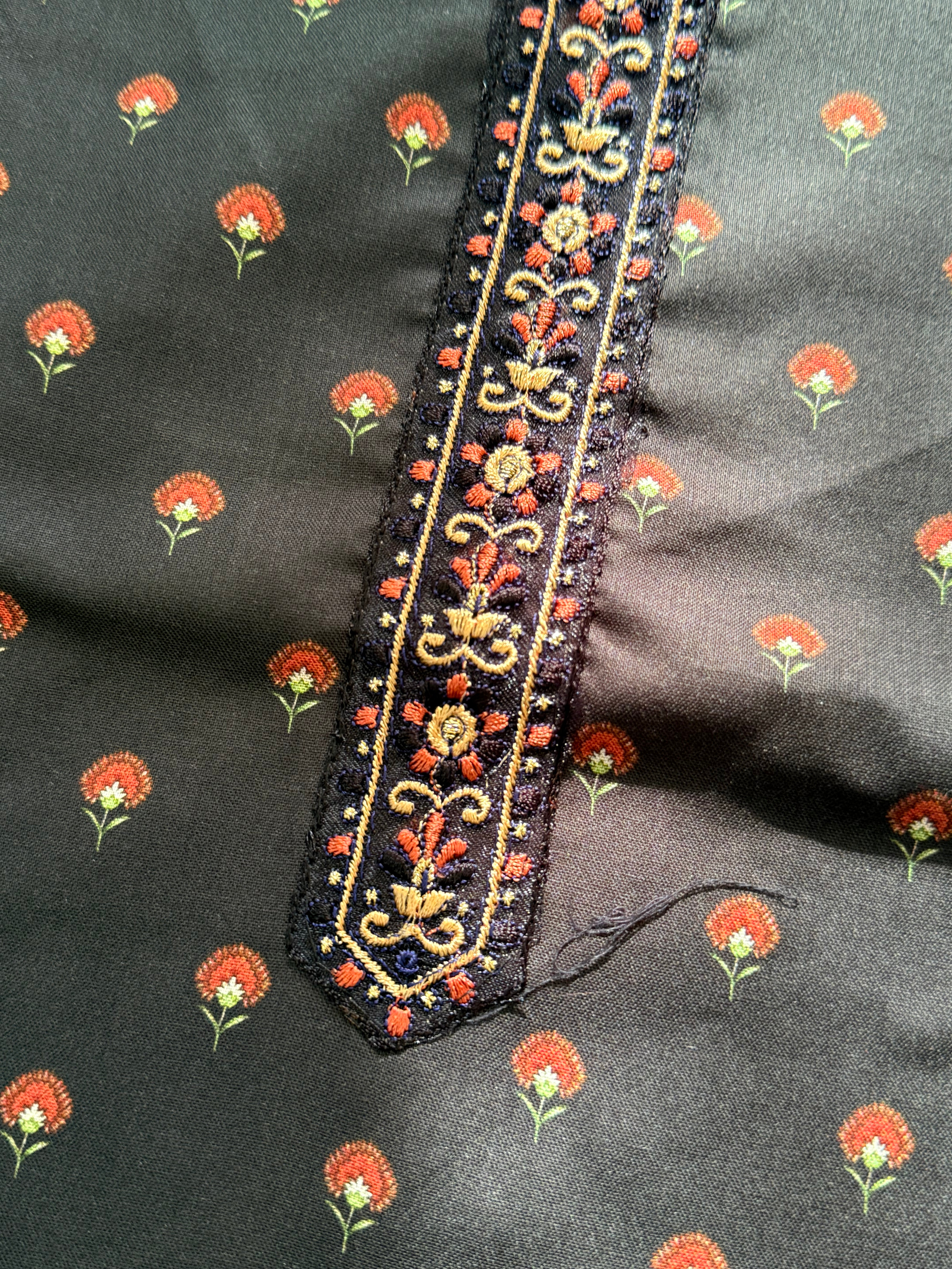 PAISELY LAWN EMBROIDERY SUIT 5 Q