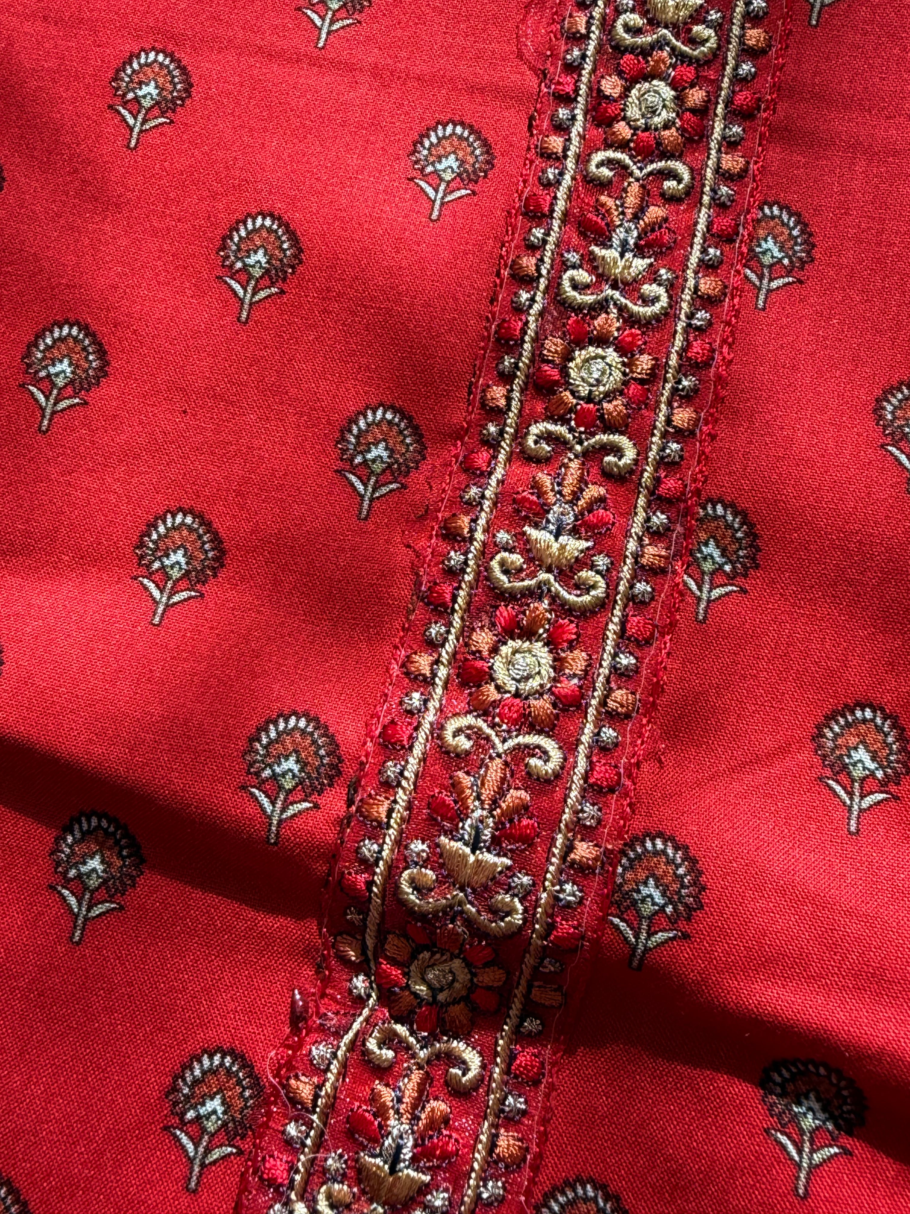PAISELY LAWN EMBROIDERY SUIT 6