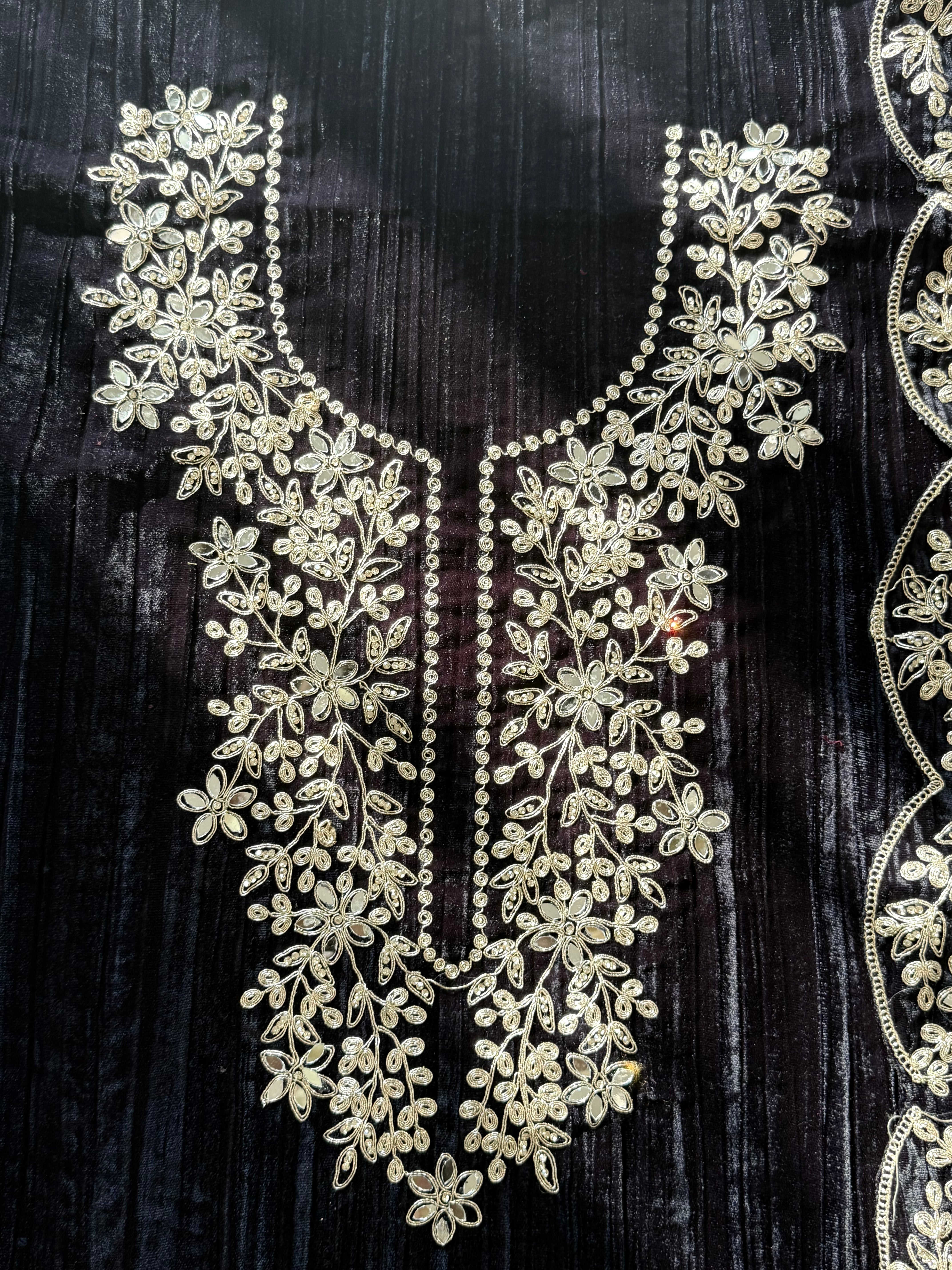 SAHER CRUSH VELVET EMBROIDERY SUIT 4 Q