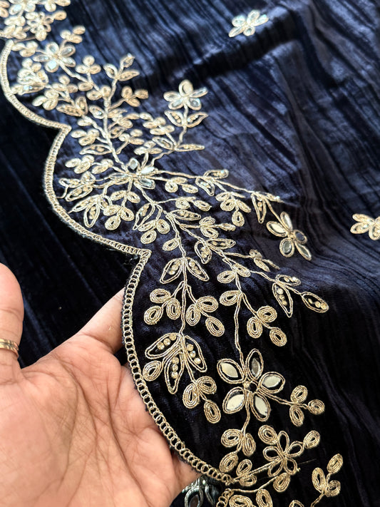 SAHER CRUSH VELVET EMBROIDERY SUIT 4 Q