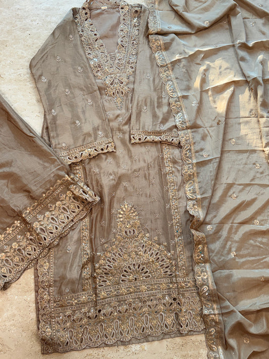 CHINNON SILK READYMADE EMBROIDERYSUIT 977