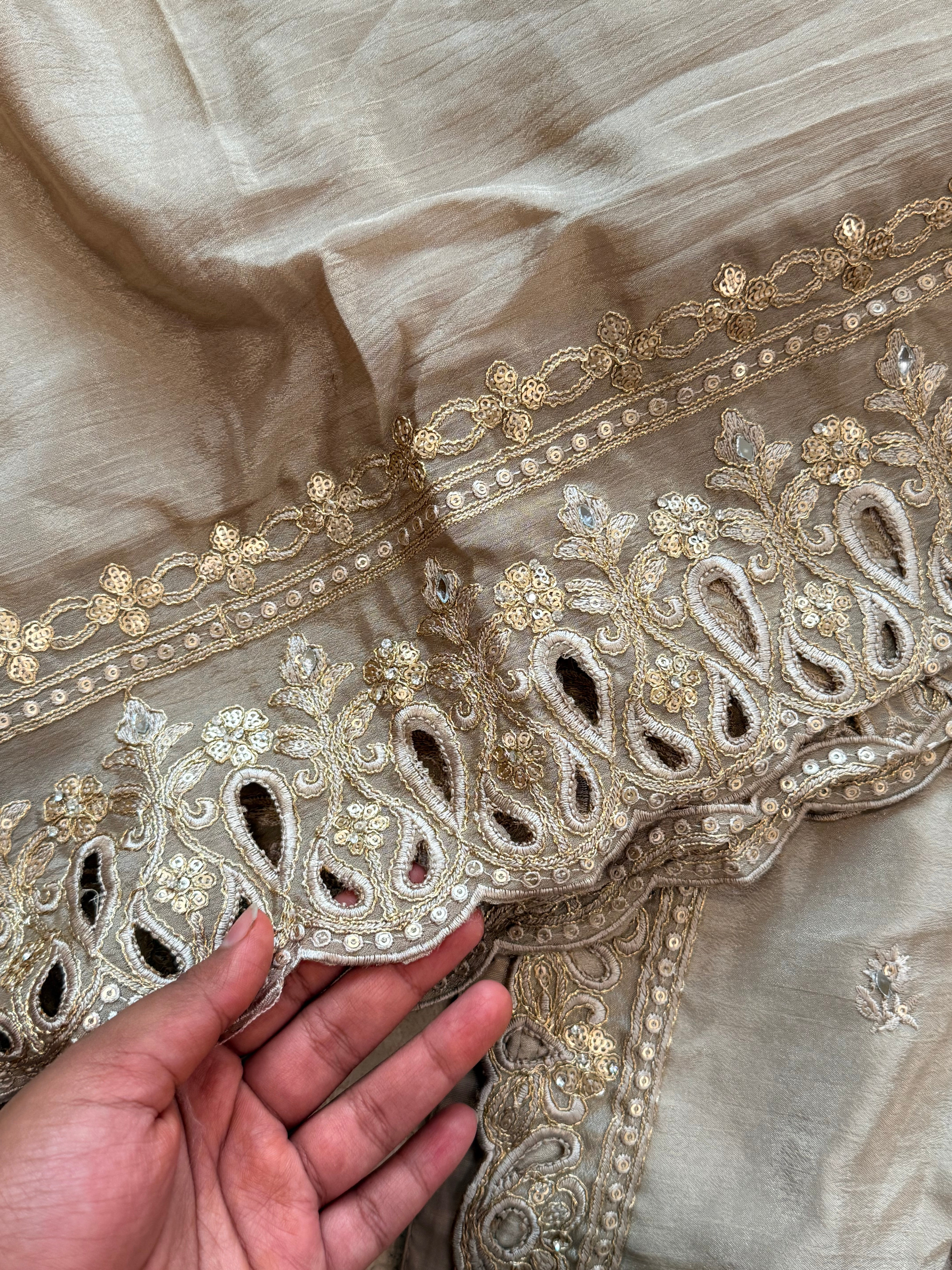 CHINNON SILK READYMADE EMBROIDERYSUIT 977