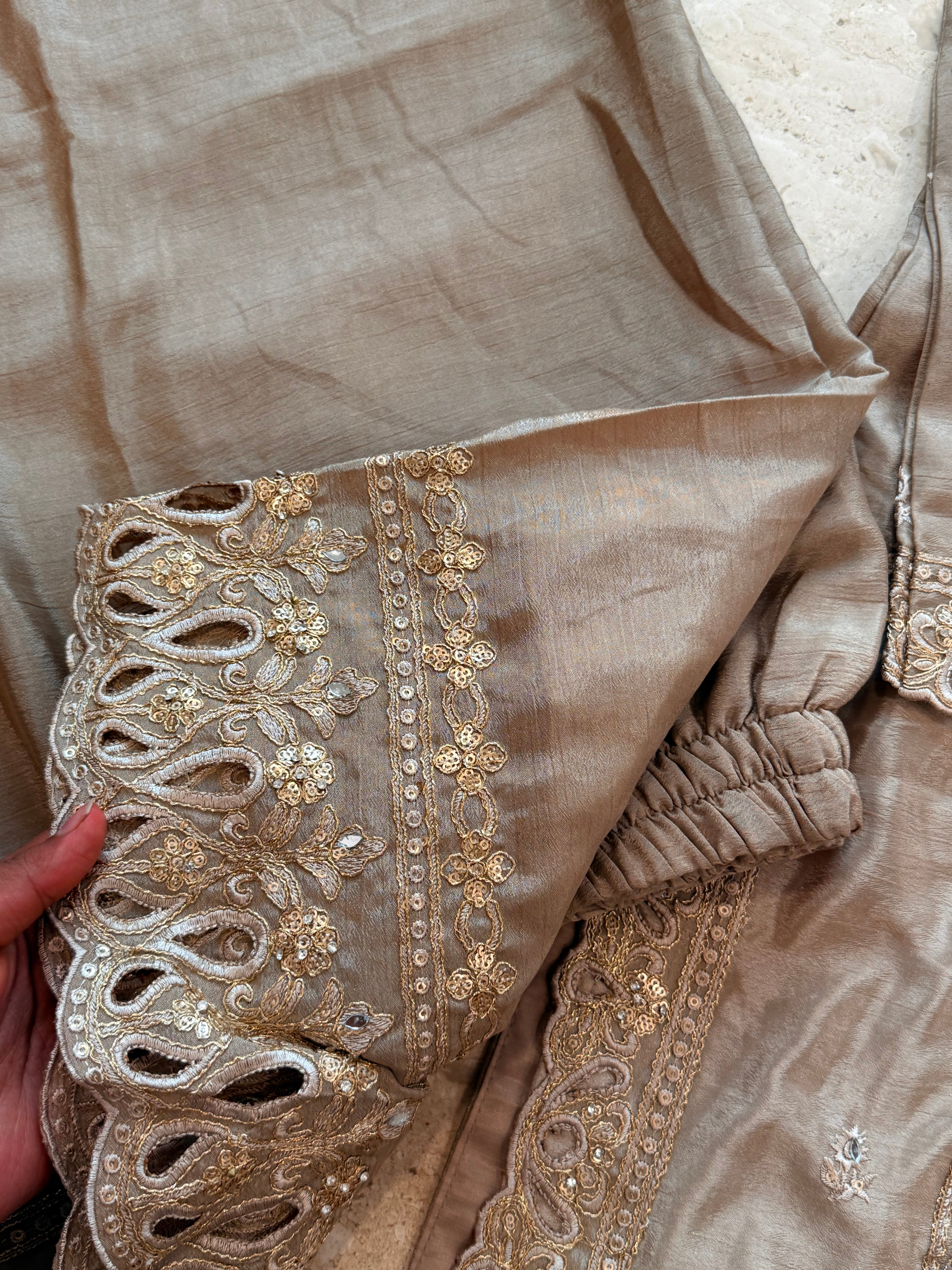 CHINNON SILK READYMADE EMBROIDERYSUIT 977