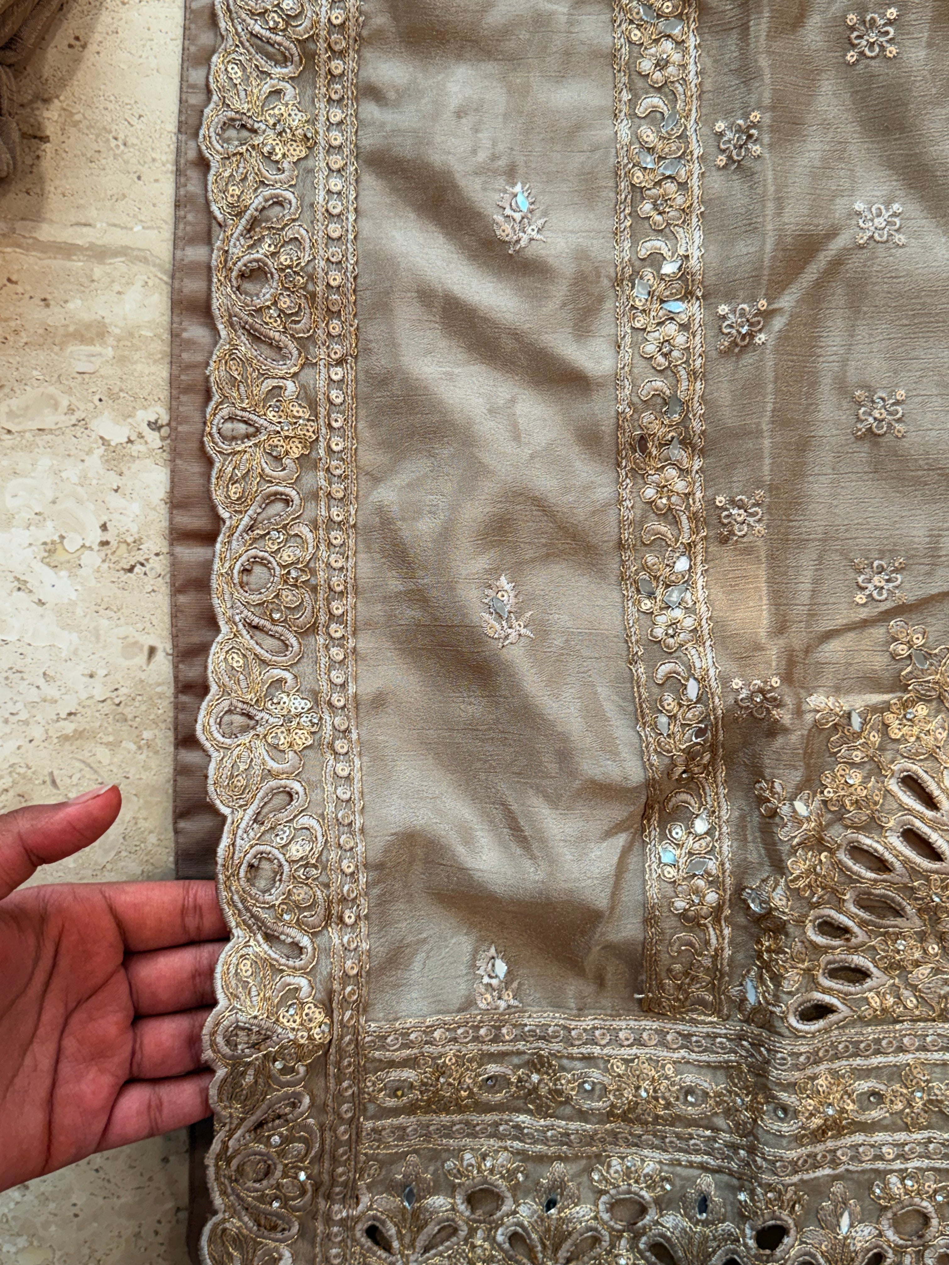 CHINNON SILK READYMADE EMBROIDERYSUIT 977