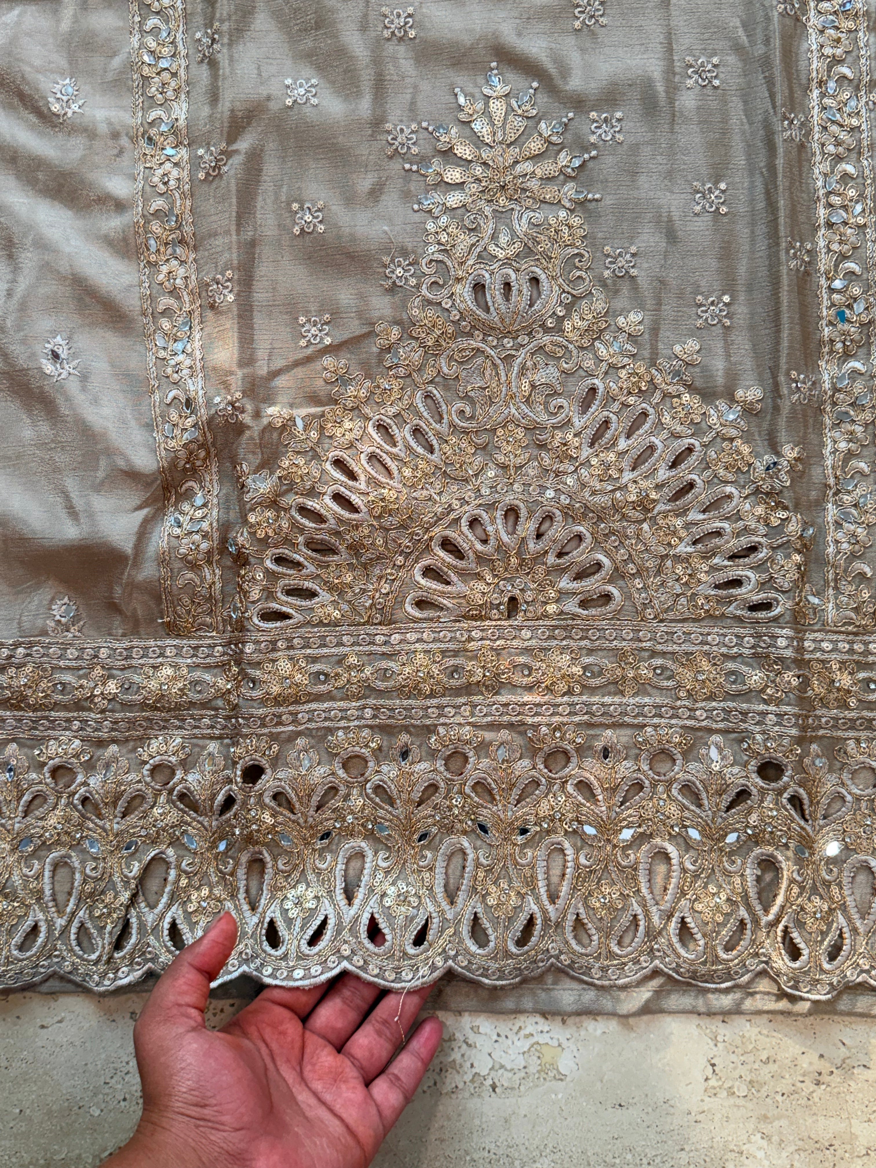 CHINNON SILK READYMADE EMBROIDERYSUIT 977