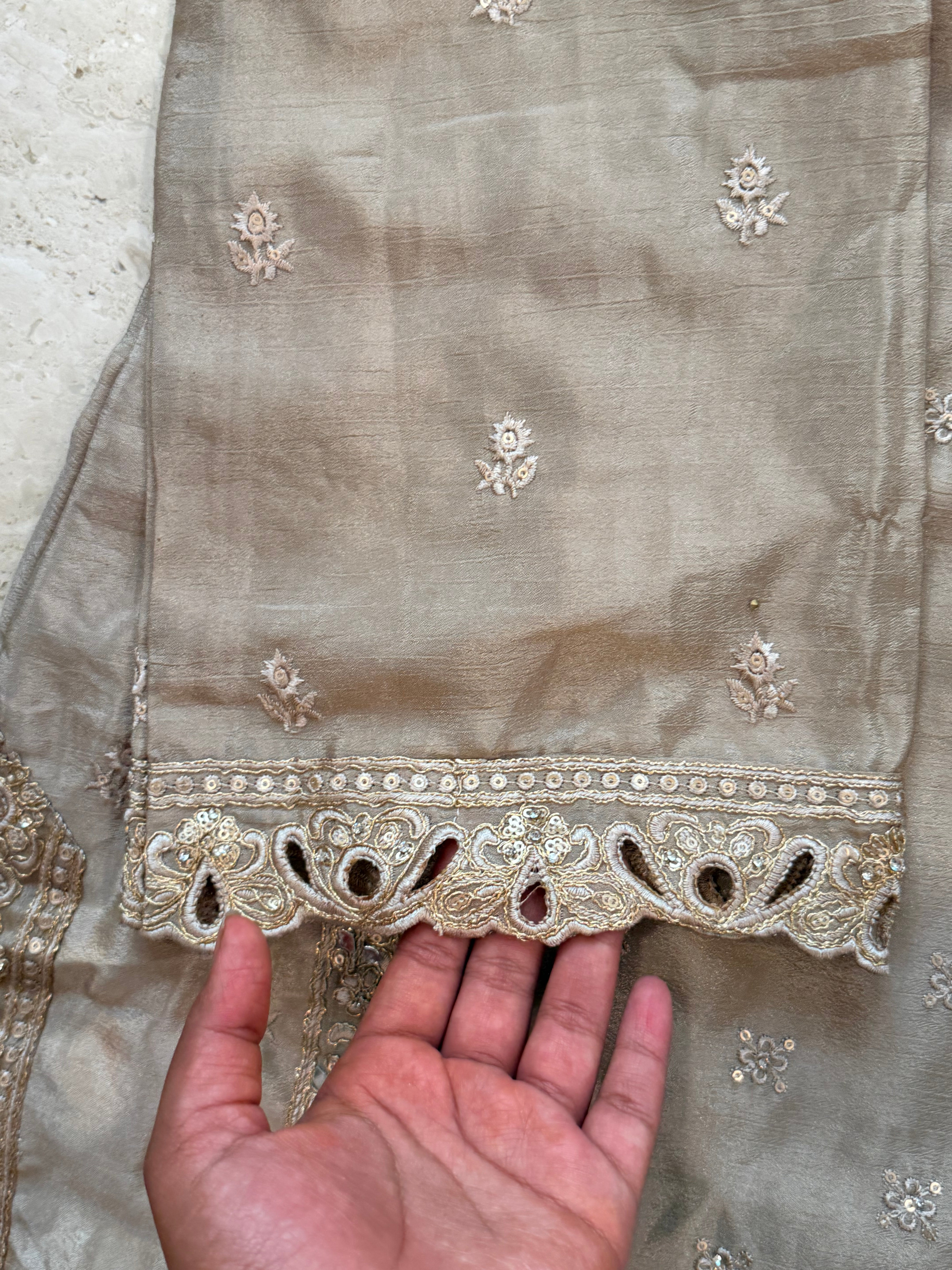 CHINNON SILK READYMADE EMBROIDERYSUIT 977