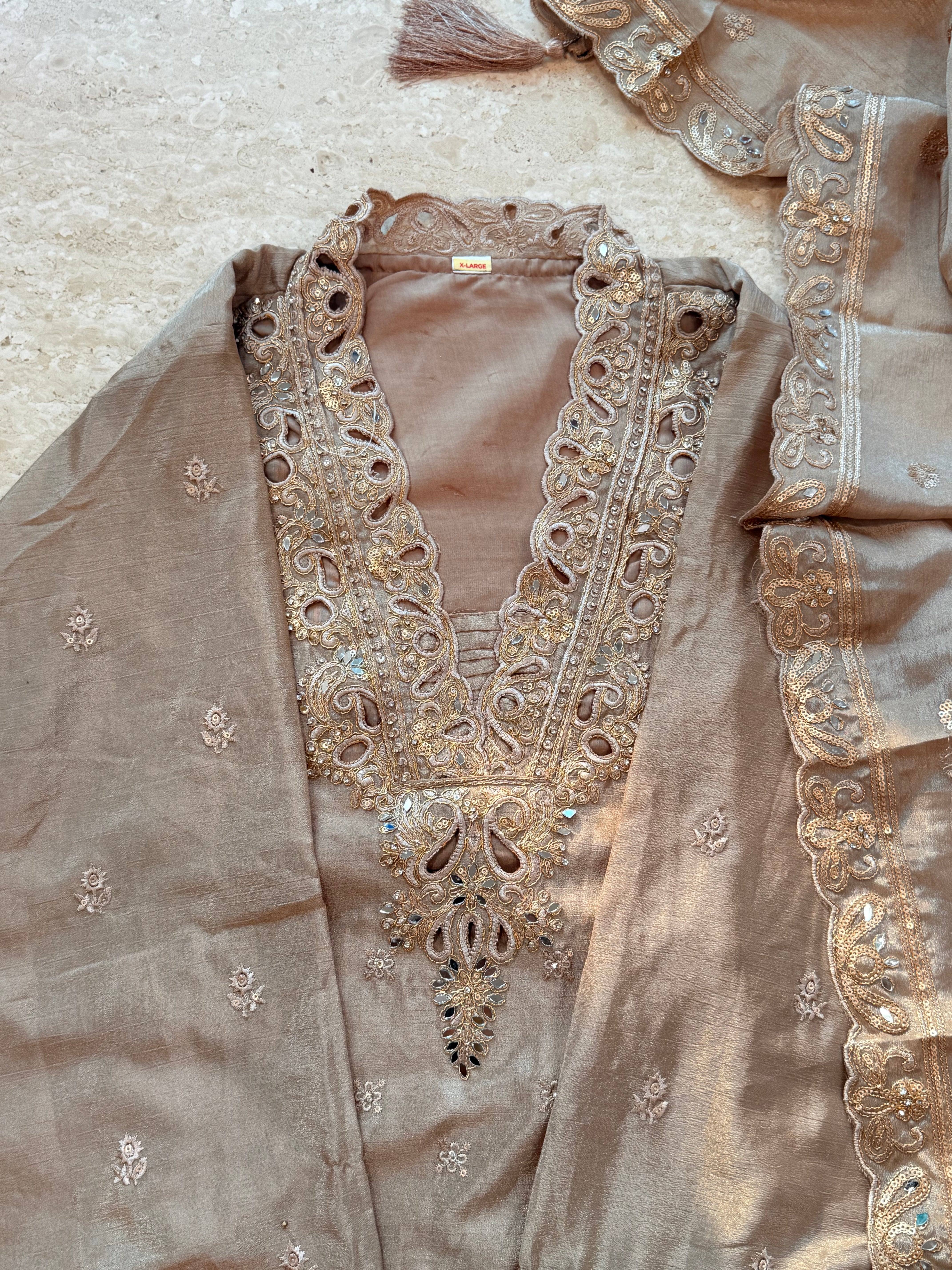 CHINNON SILK READYMADE EMBROIDERYSUIT 977