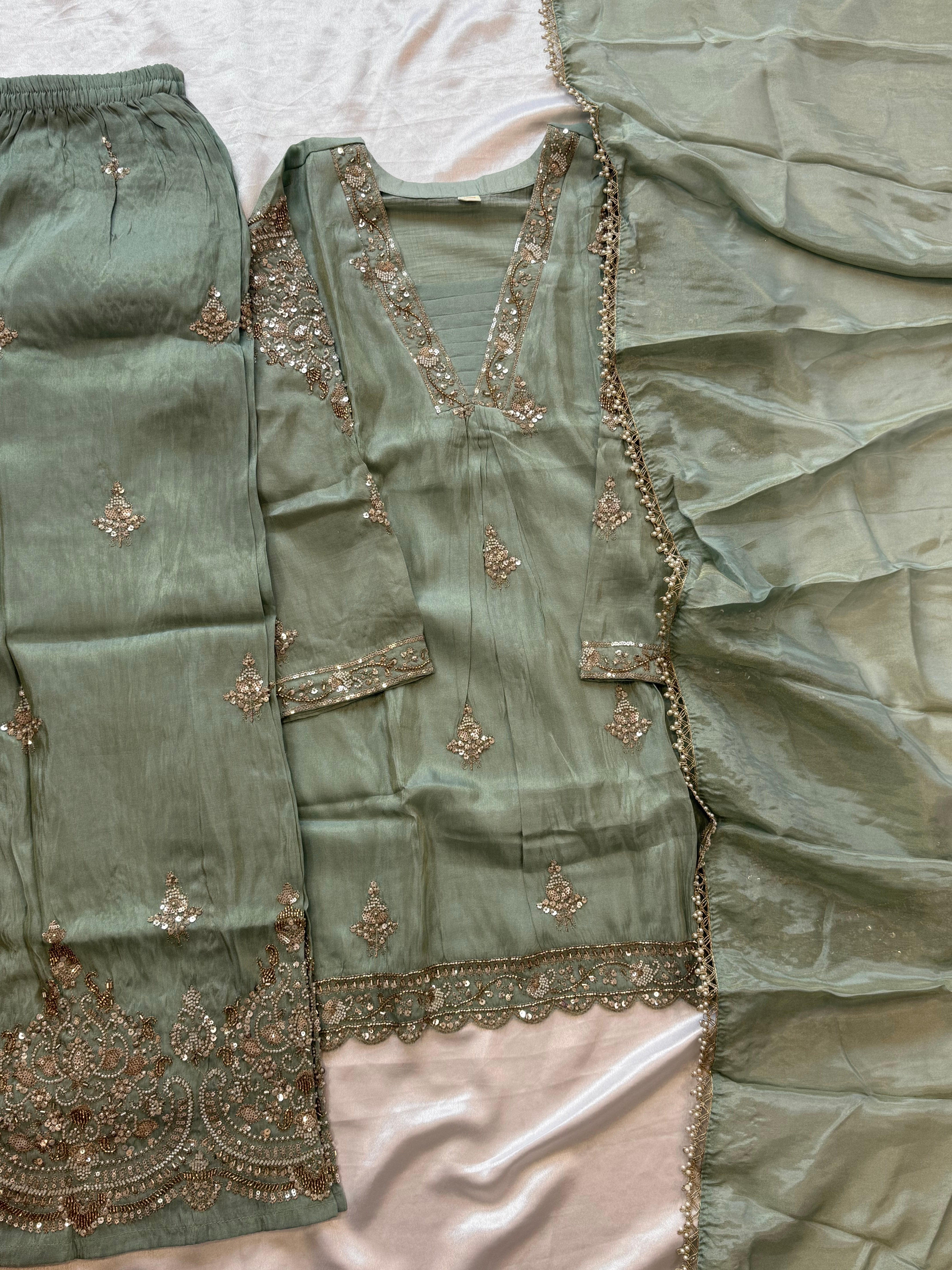PARO HANDWORK CO-ORD SET 2 Q