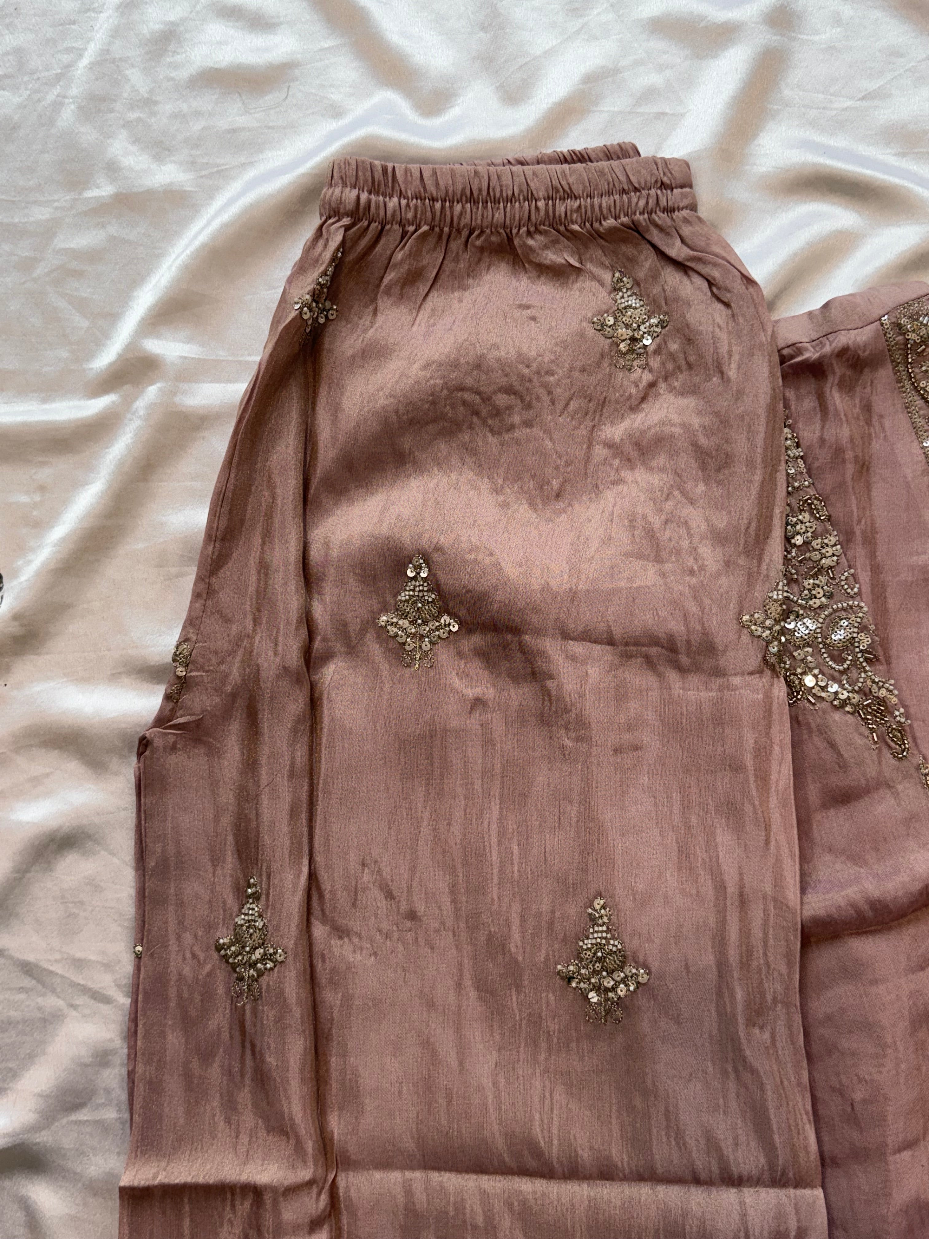 PARO HANDWORK CO-ORD SET 3 Q
