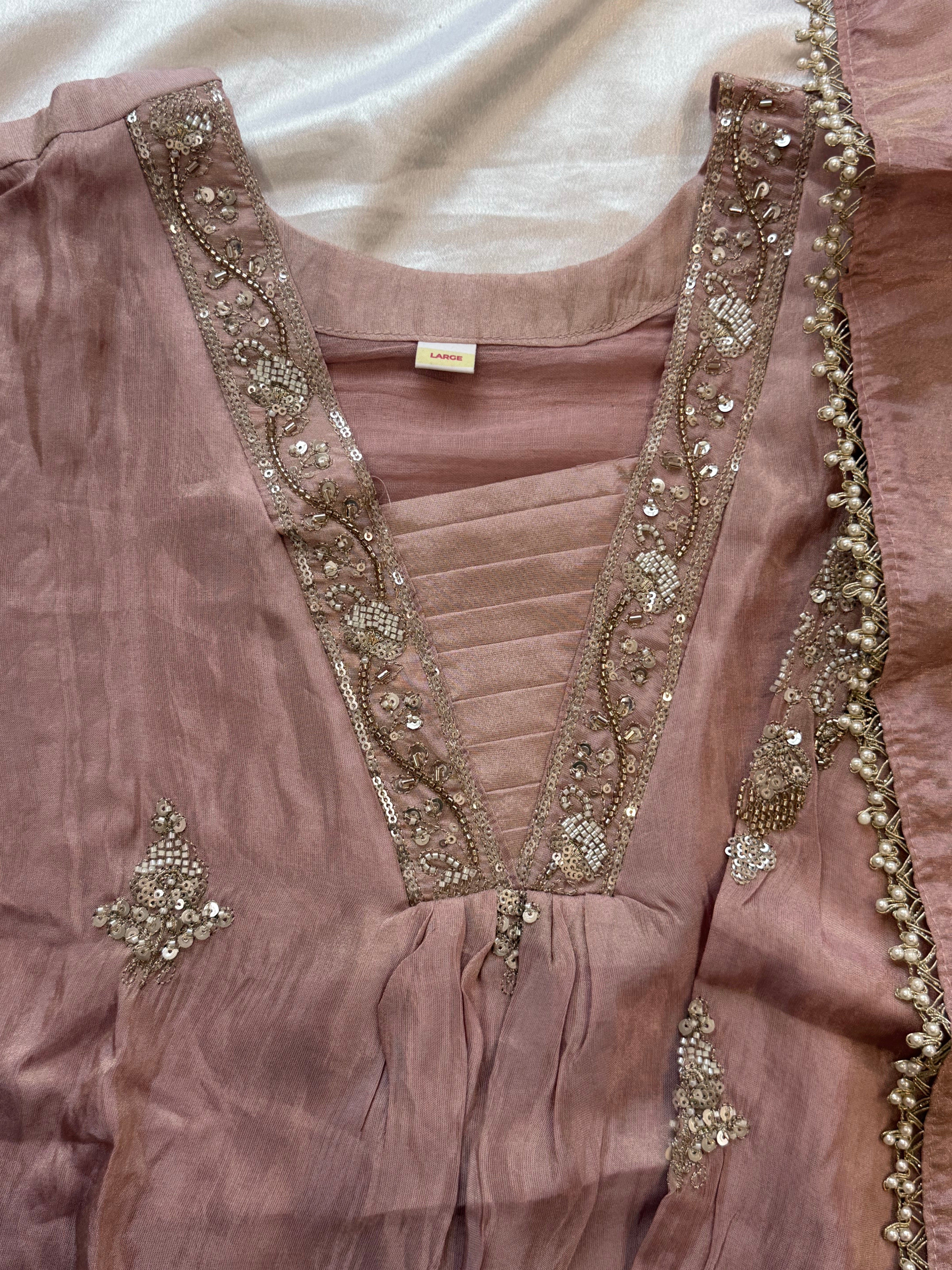 PARO HANDWORK CO-ORD SET 3 Q