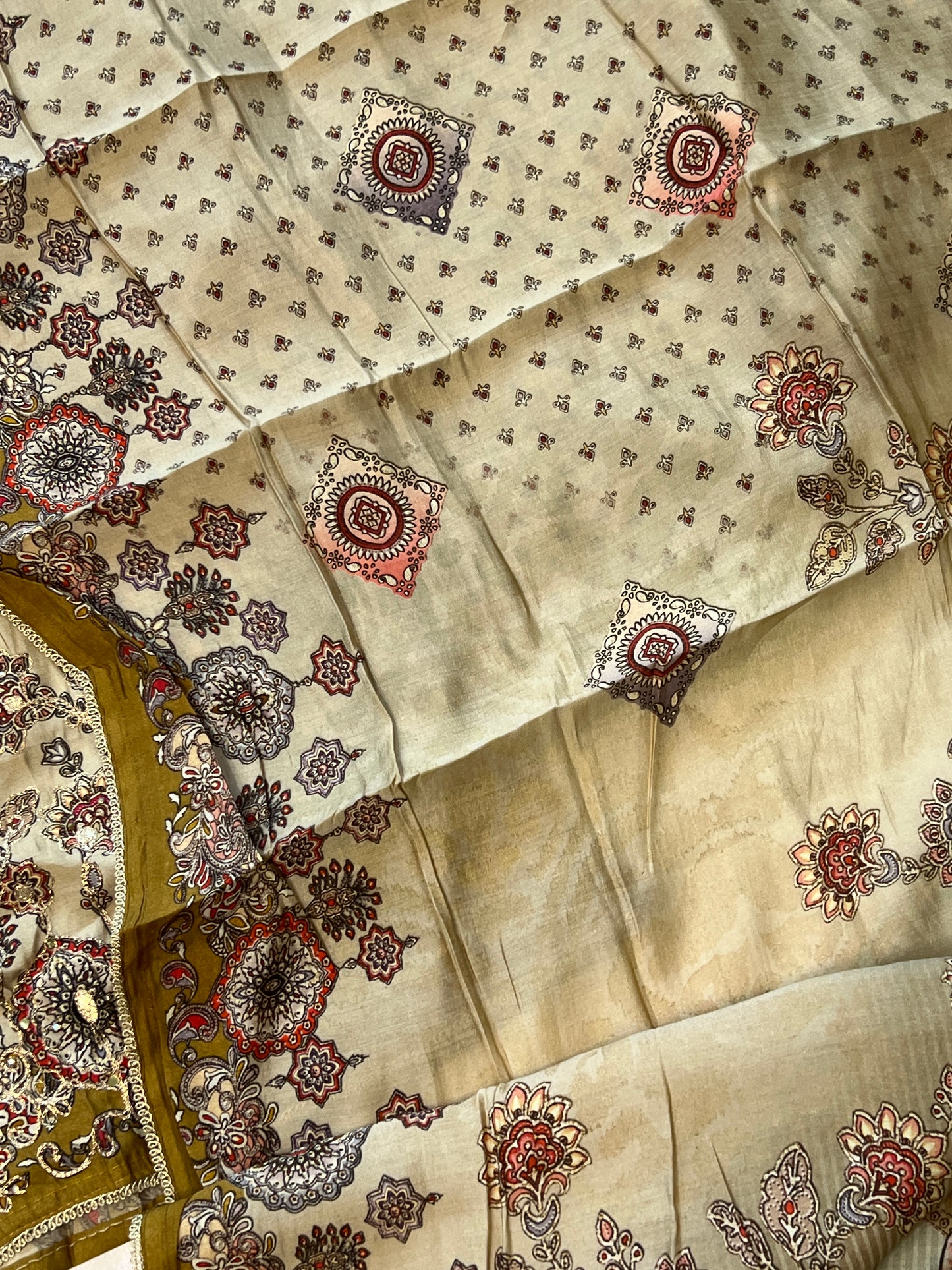 SAIRA MUSLIN HAND WORK EMBROIDERY SUIT 2 Q