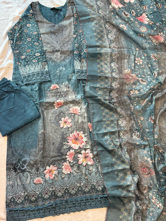 SAFIRAN LAWN READYMADE SUIT 7 Q