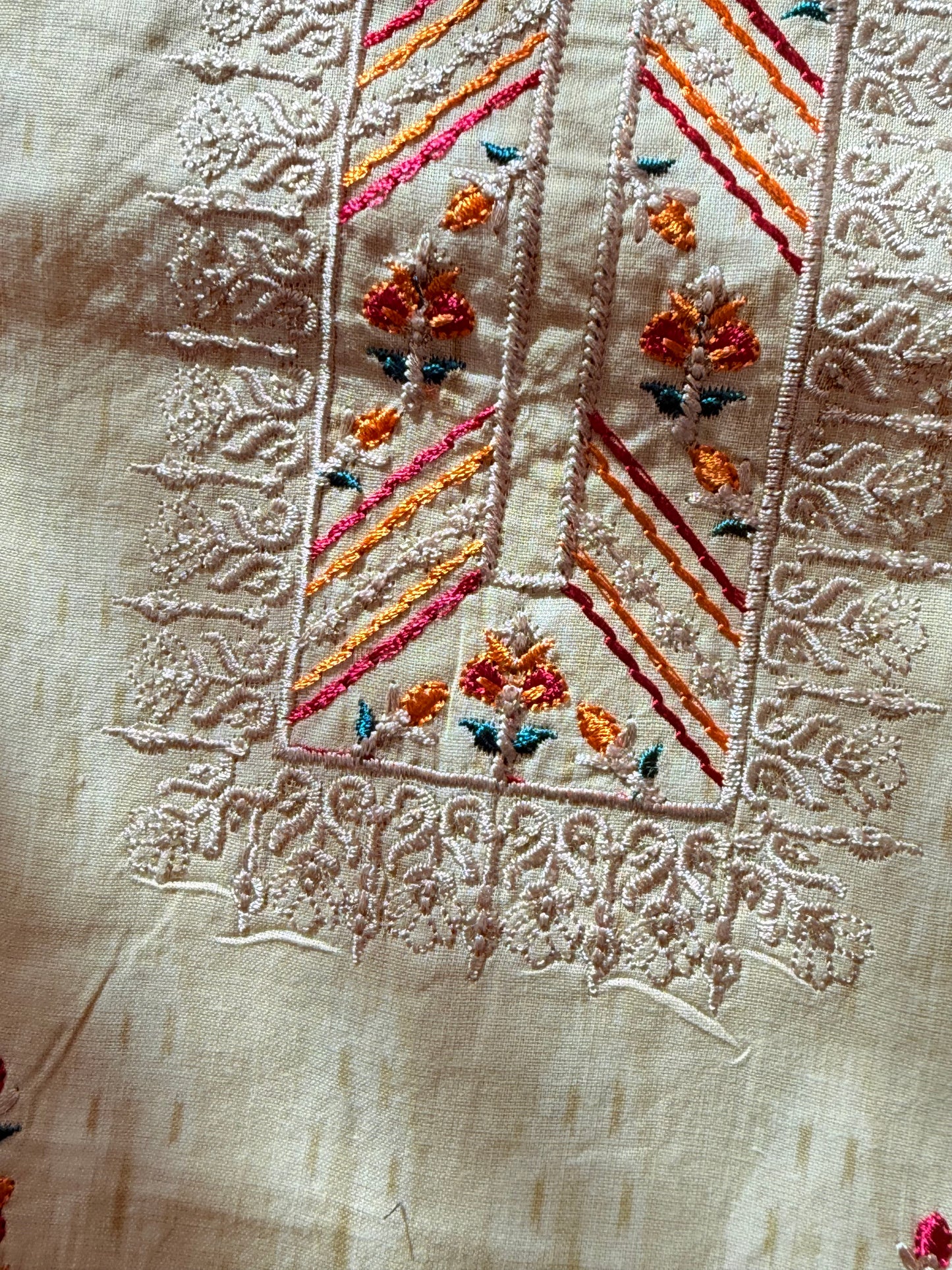 BINSAEED LAWN EMBROIDERY SUIT 8 Q