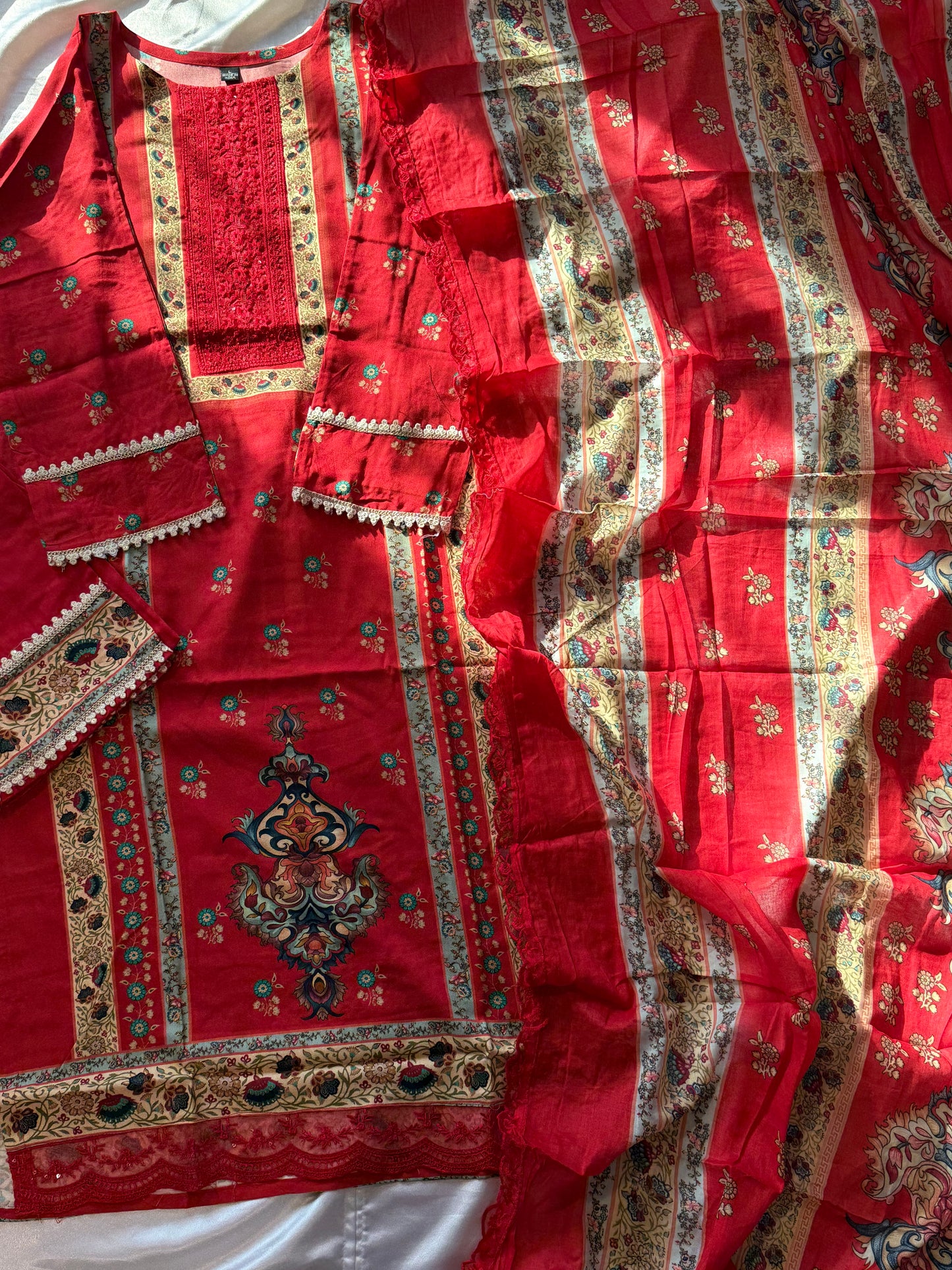 BAGH LAWN READYMADE SUIT 5 Q