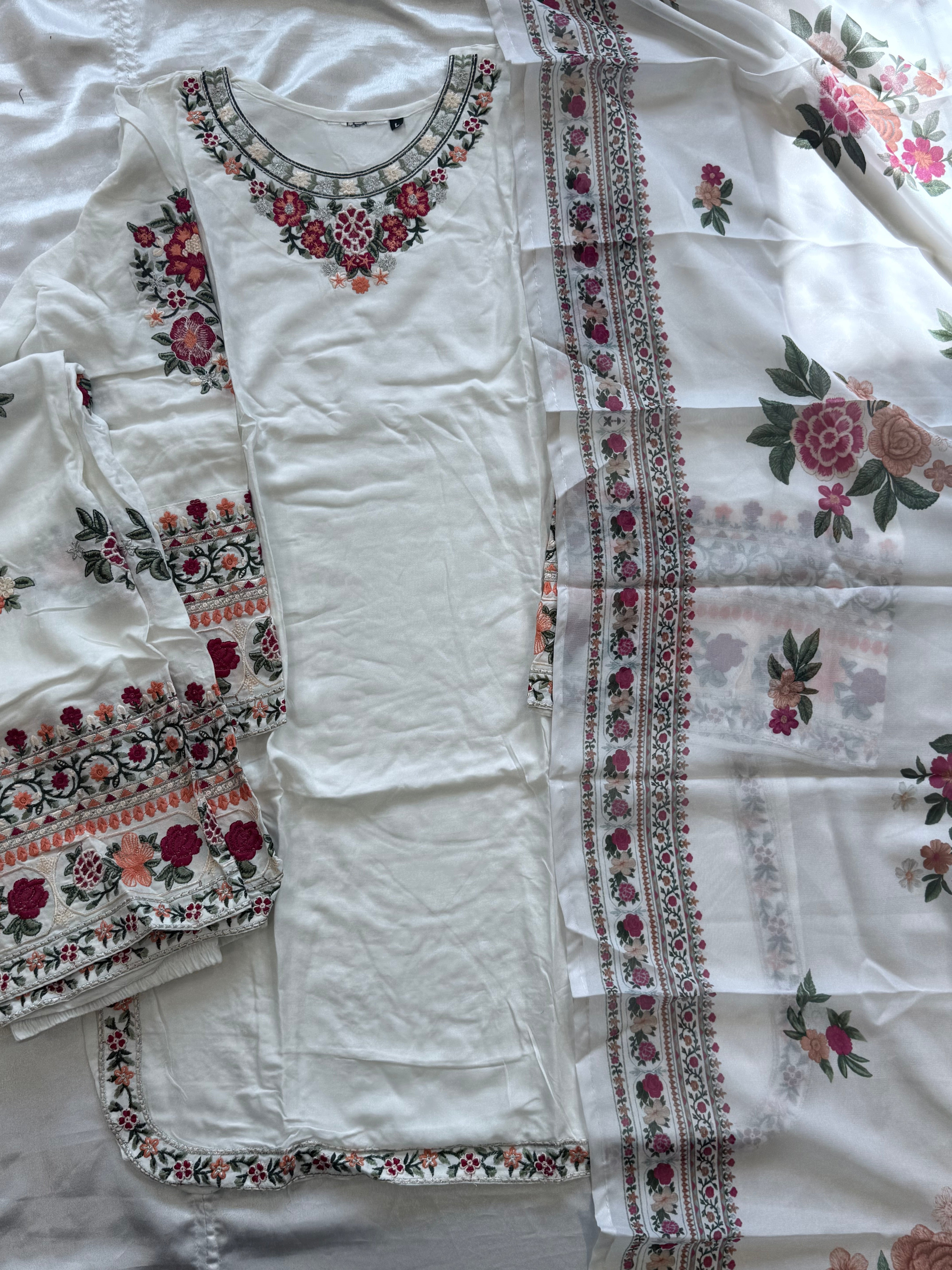 IMROZA LAWN EMBROIDERY SUIT 1002 Q