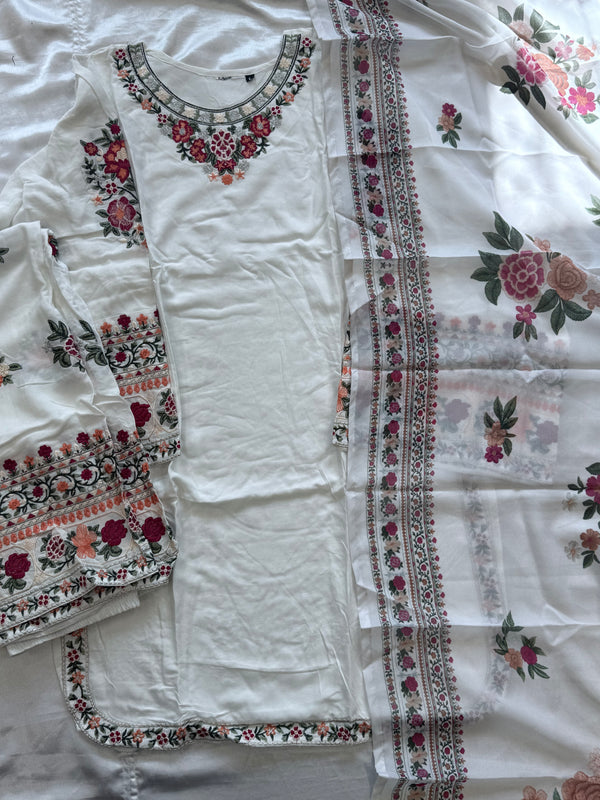 IMROZA LAWN EMBROIDERY SUIT 1002 Q