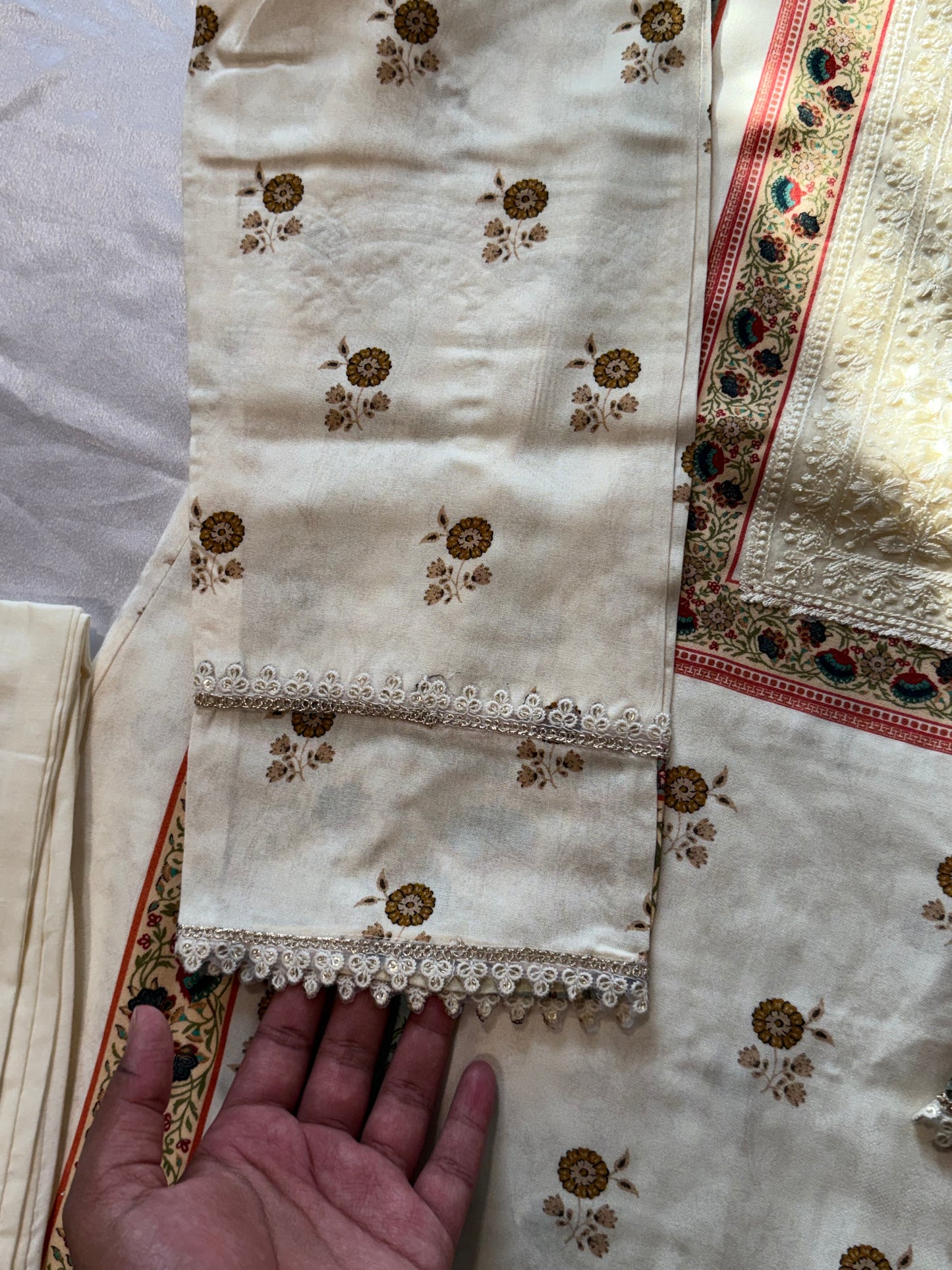 BAGH LAWN READYMADE SUIT 1 Q