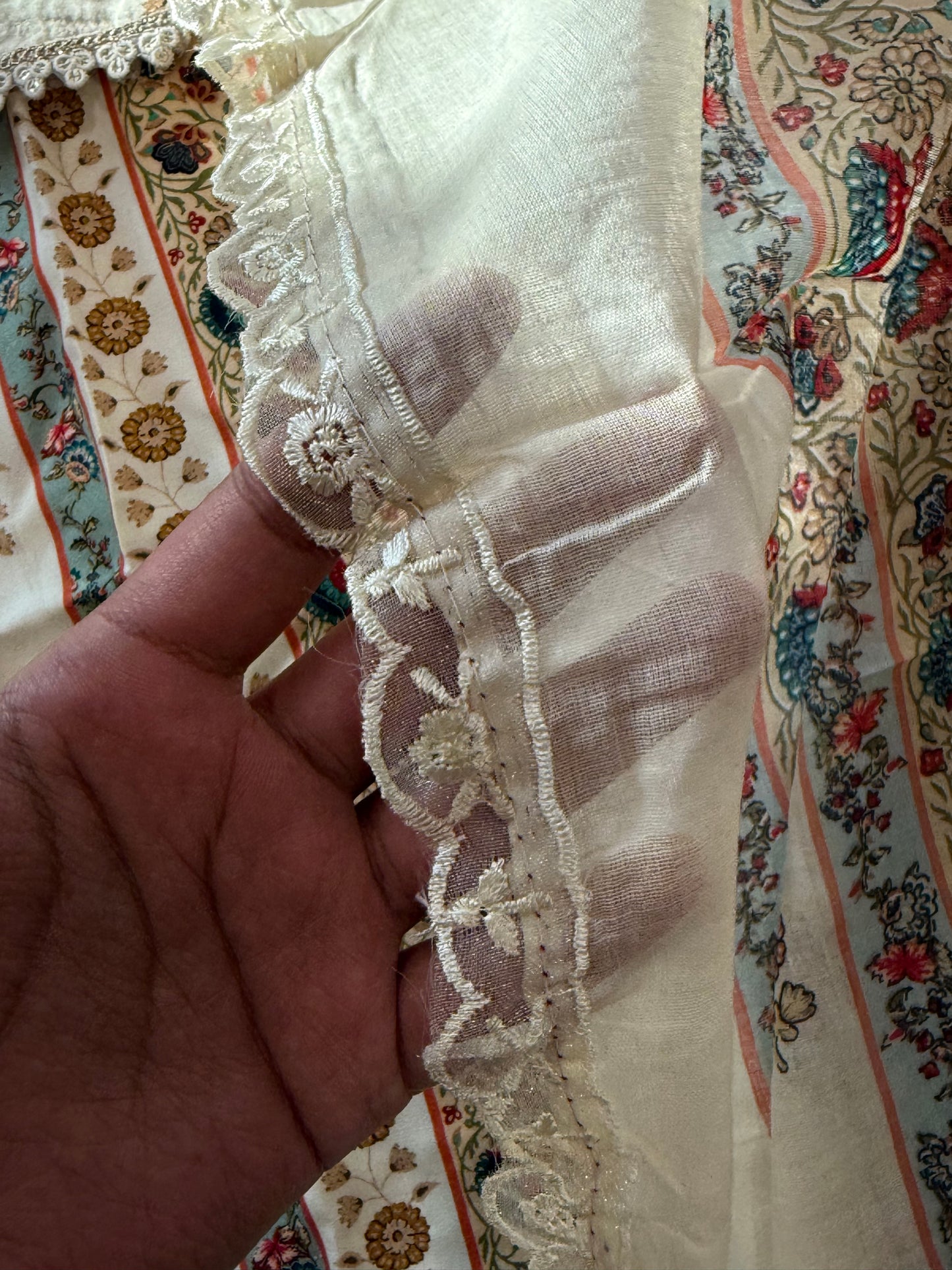 BAGH LAWN READYMADE SUIT 1 Q