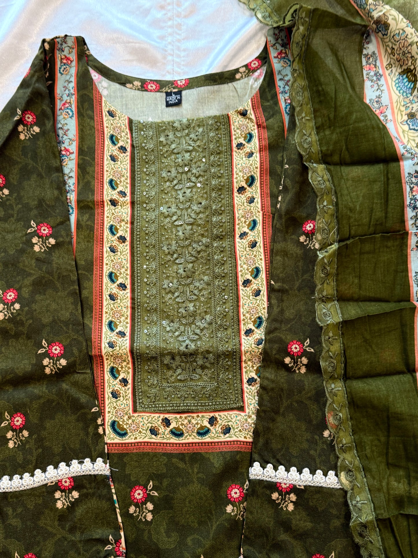 BAGH LAWN READYMADE SUIT 6 Q