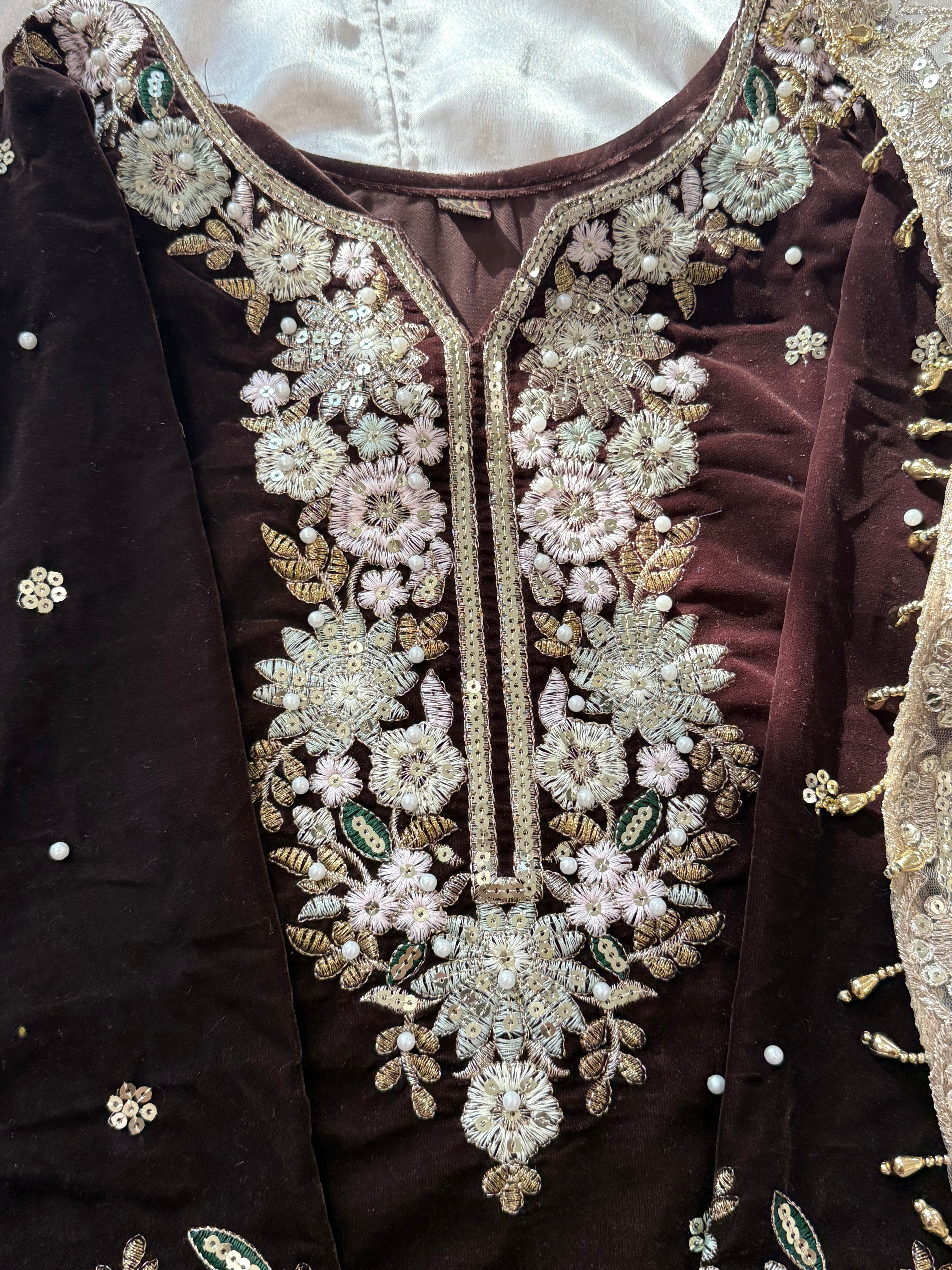 JIMMY CHOO BROWN VELVET READYMADE SUIT 6 Q