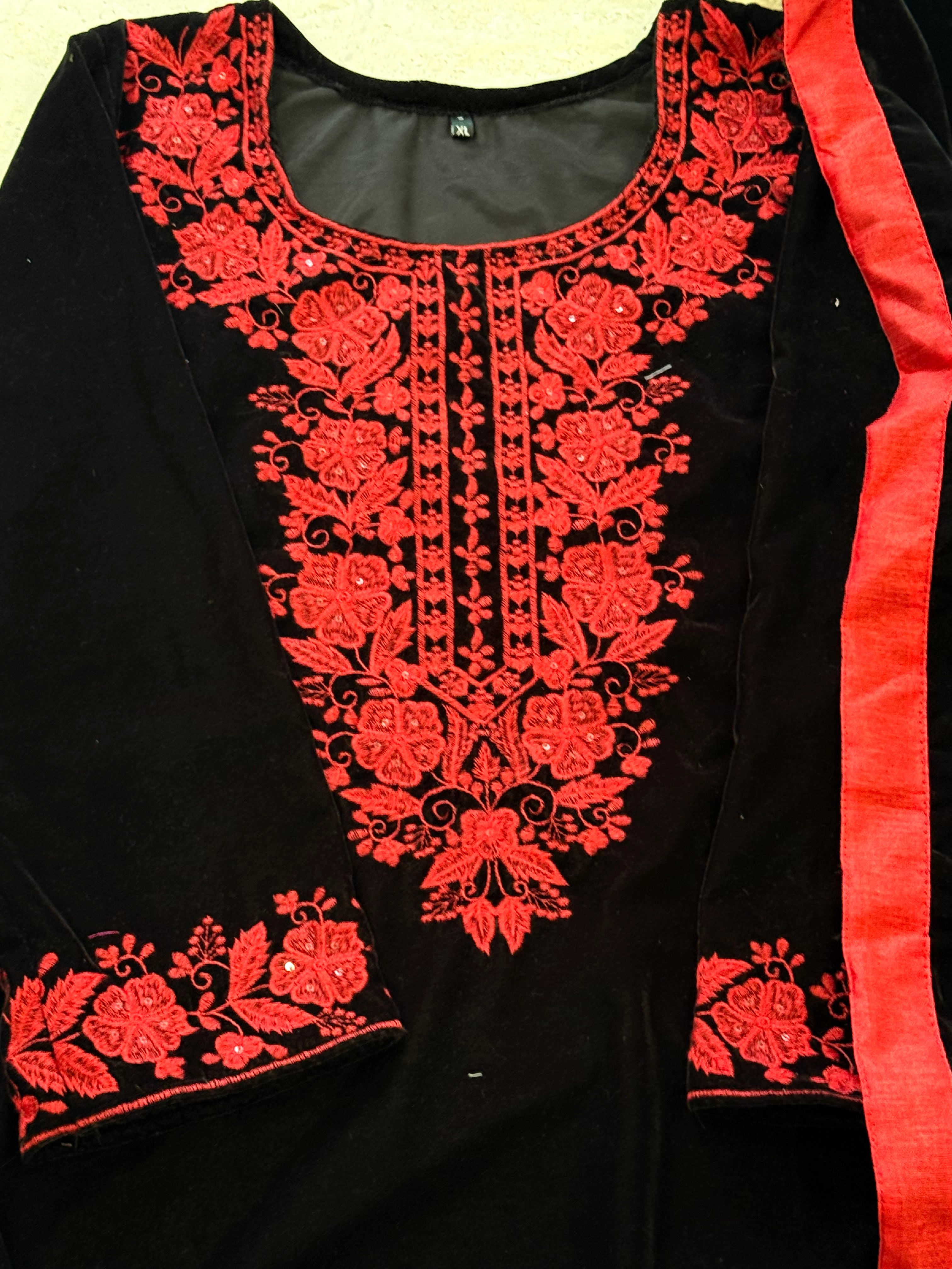 SAYYARA VELVET READYMADE SUIT Q